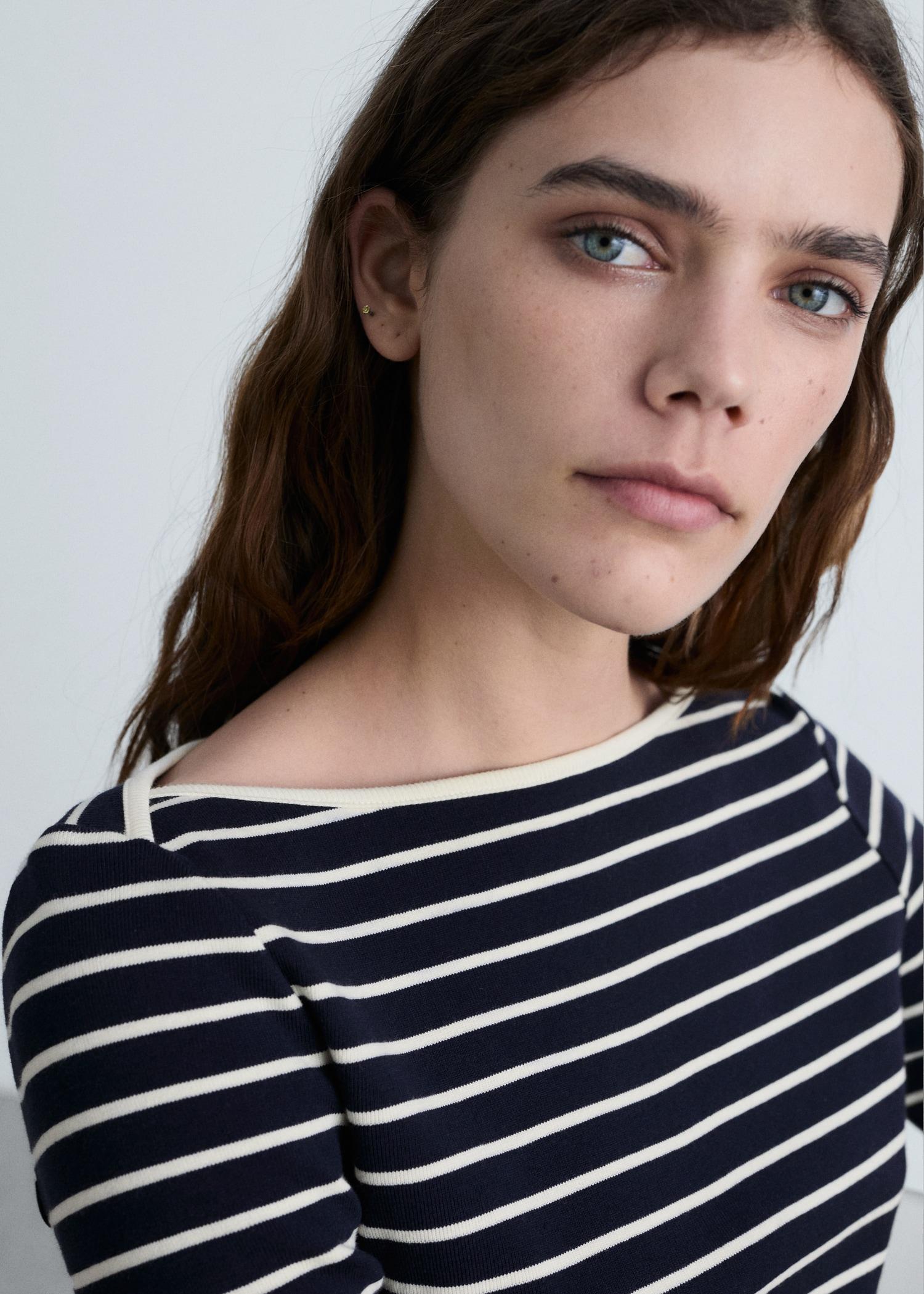 Striped boat-neck t-shirt - Women | MANGO USA Product Image