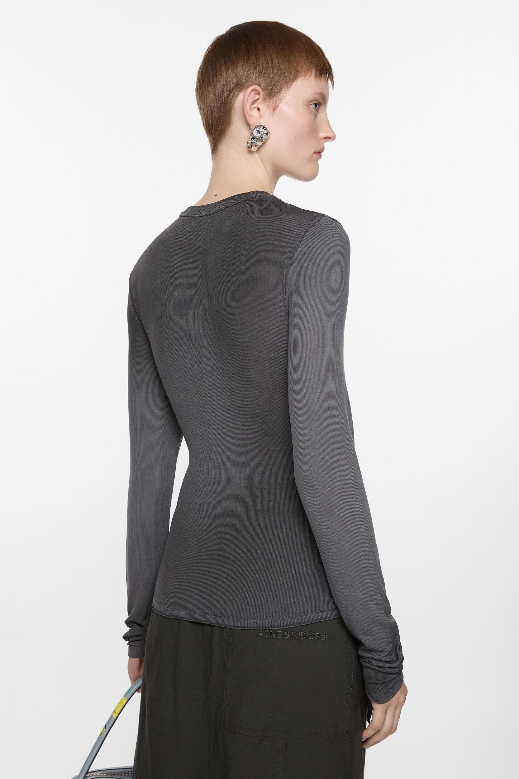 Long sleeve t-shirt Product Image