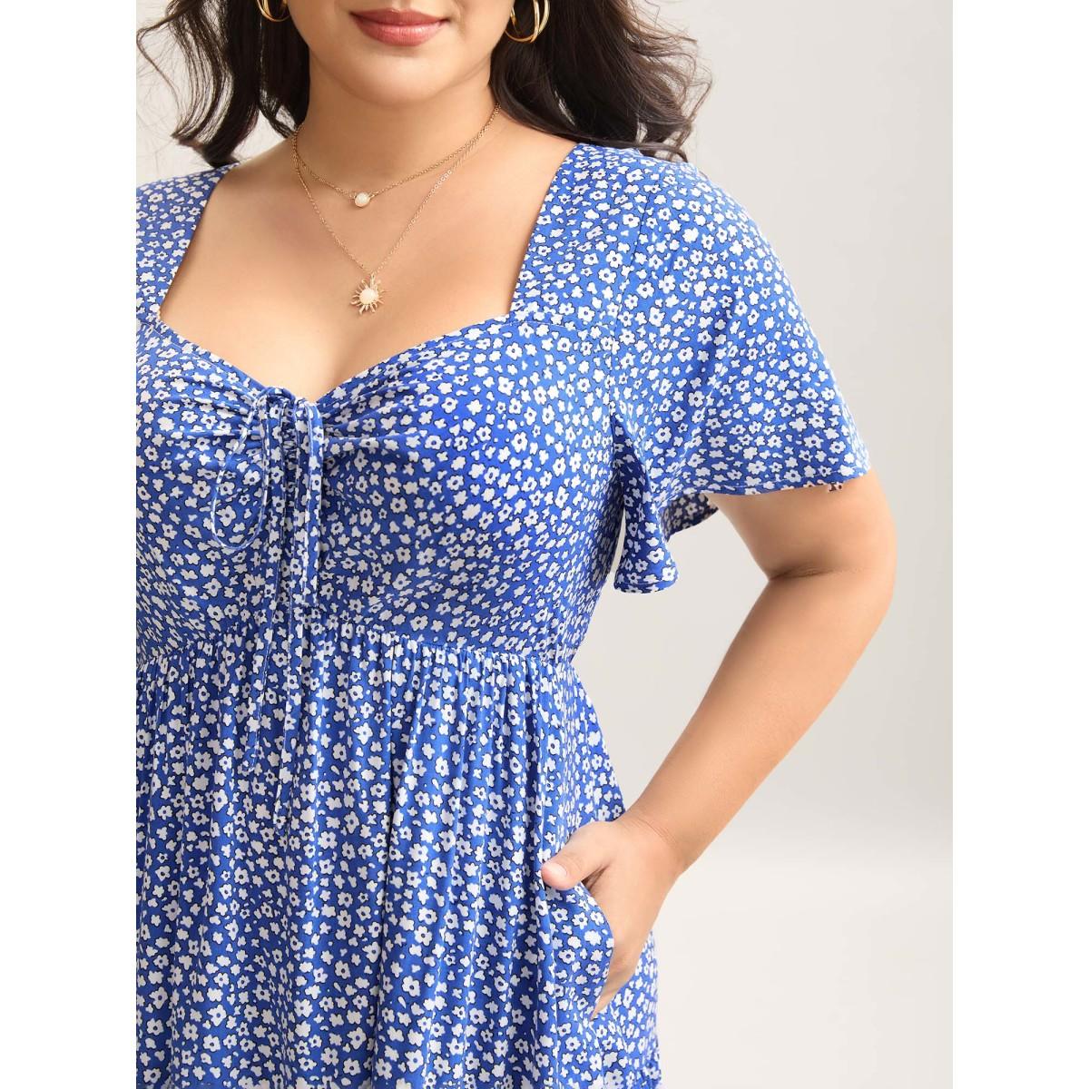 Plus Size Ditsy Floral Sweetheart Drawstring Pocket Tiered Dress Brightblue Women Timeless Non V-neck Short sleeve Curvy Midi Dress BloomChic 18-20/2X Product Image