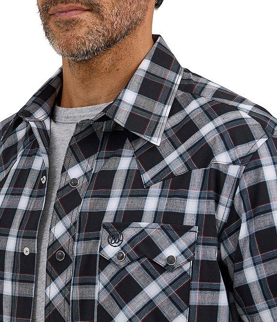 Wrangler® Retro® Plaid Long Sleeve Woven Western Shirt Product Image