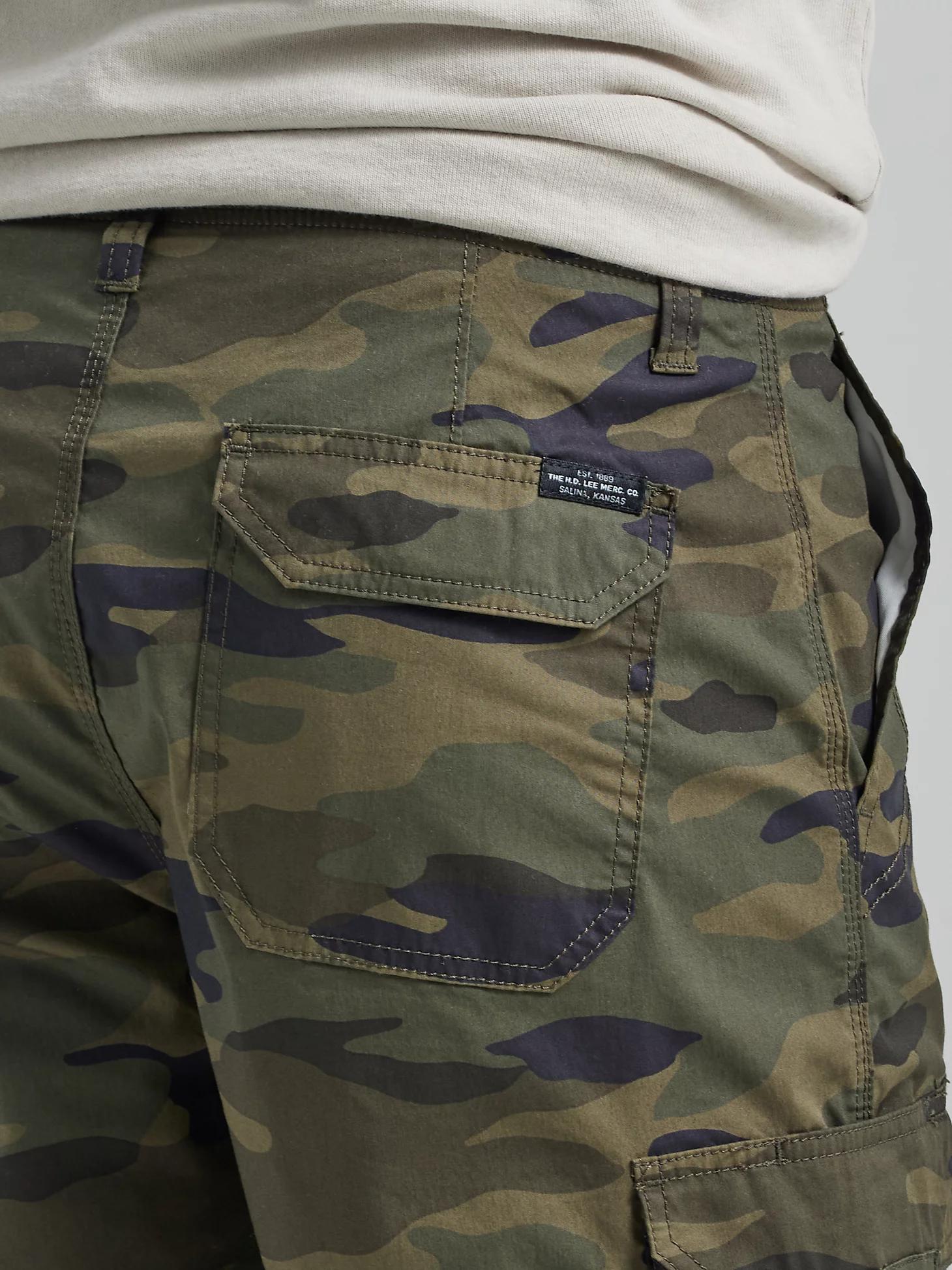 Men's Extreme Motion Crossroad Cargo Short | Men's Shorts | Lee® Product Image