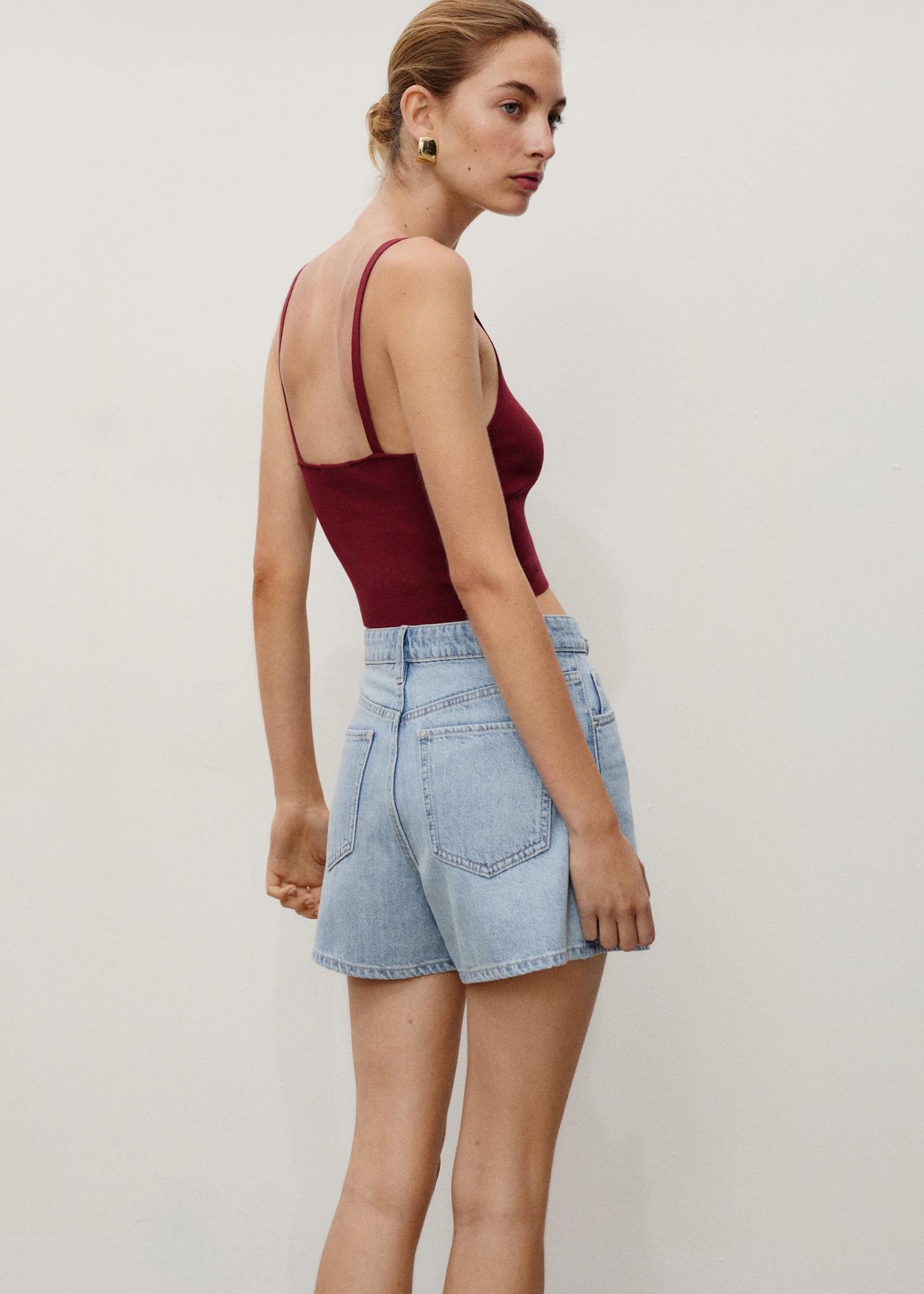 High-waisted straight-fit denim shorts - Women | MANGO USA Product Image