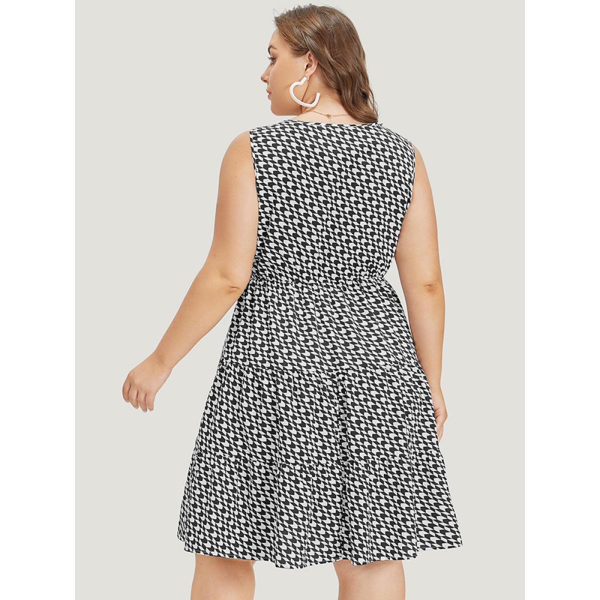 Plus Size Geometric Pocket V Neck Elastic Waist Sleeveless Dress Black Women Elegant V-neck Sleeveless Curvy Knee Dress BloomChic 28/5X Product Image