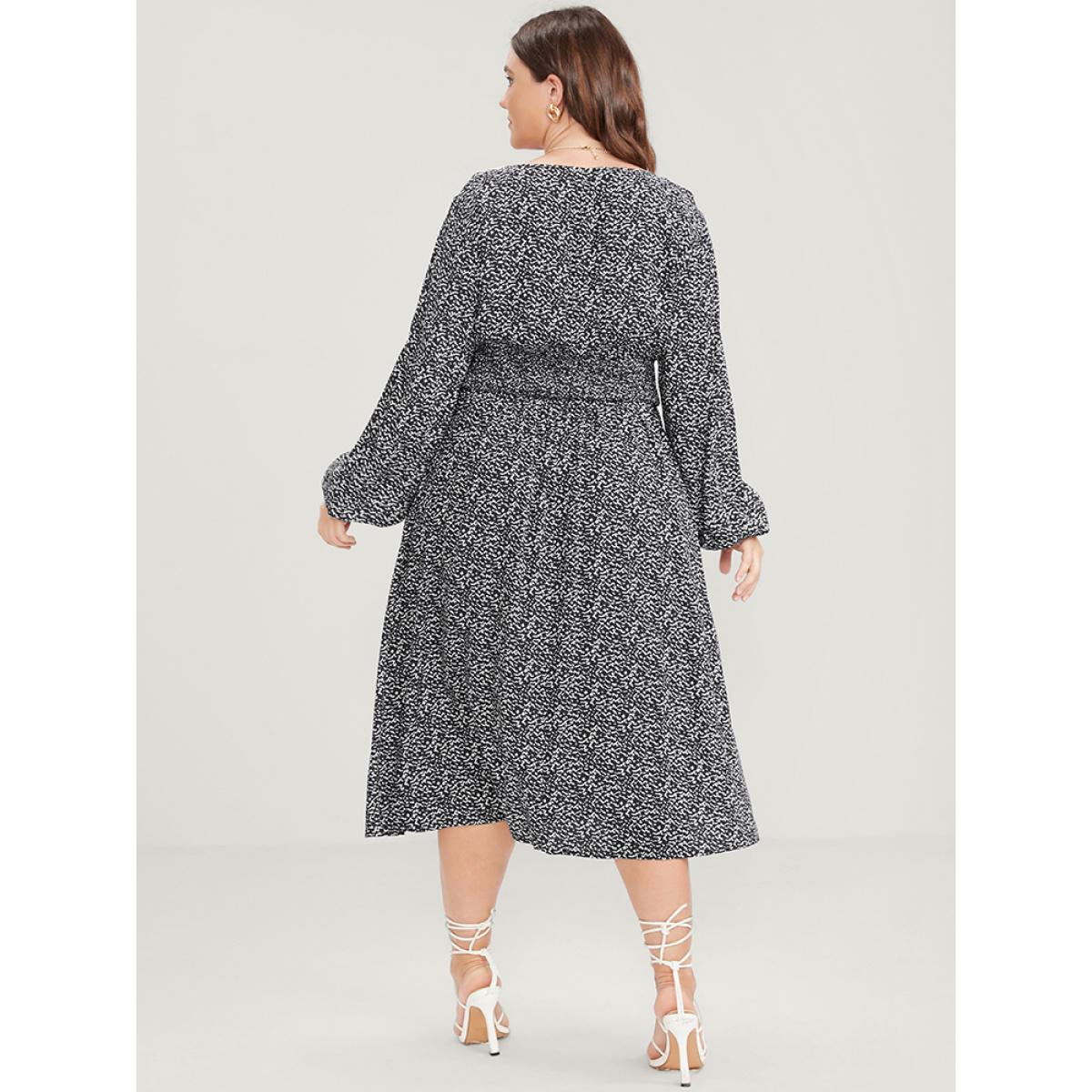 Plus Size Geometric Pocket Lantern Sleeve Shirred Midi Dress Midnight Women Elegant Elastic Waist V-neck Long Sleeve Curvy Midi Dress BloomChic 10/M Product Image