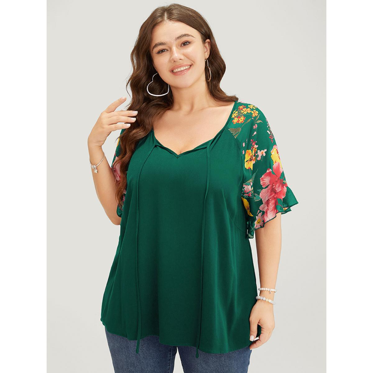 Plus Size Emerald Floral Raglan Sleeve Keyhole Tie Neck Blouse Women Elegant Short sleeve Tie Neck Dailywear Blouses BloomChic 14-16/1X Product Image