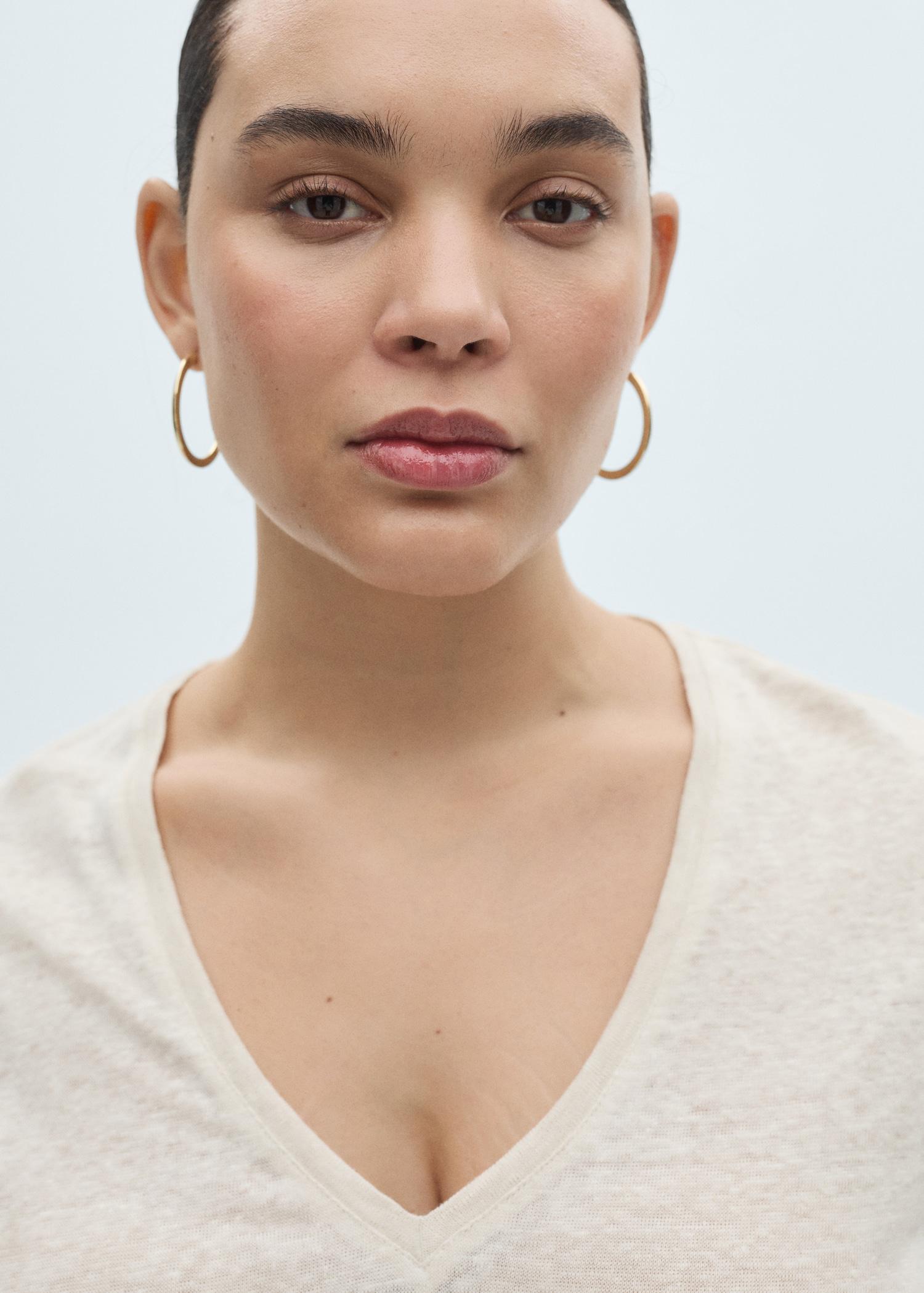 V-neck linen t-shirt - Women | MANGO USA Product Image