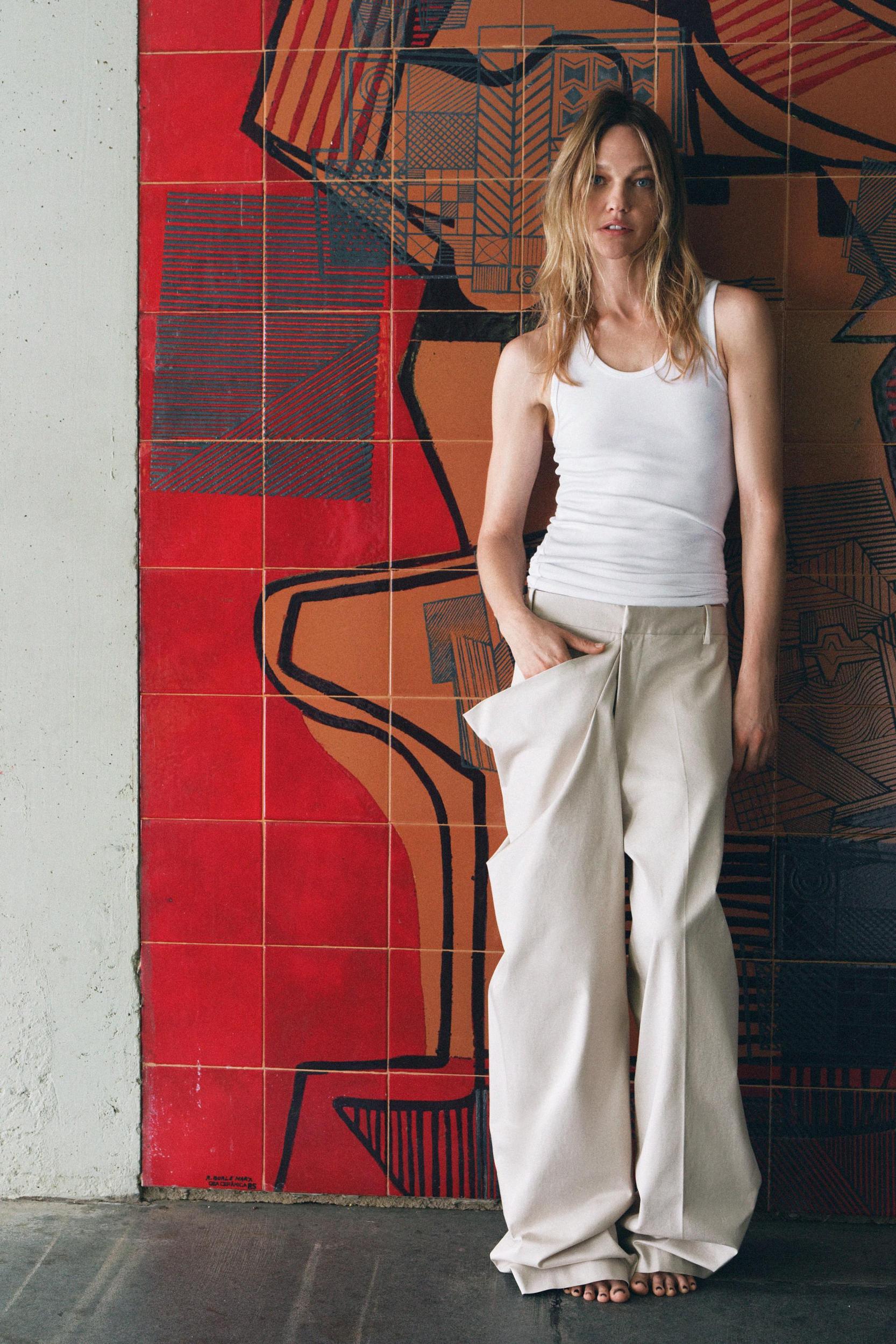 PLEATED PANTS ZW COLLECTION Product Image