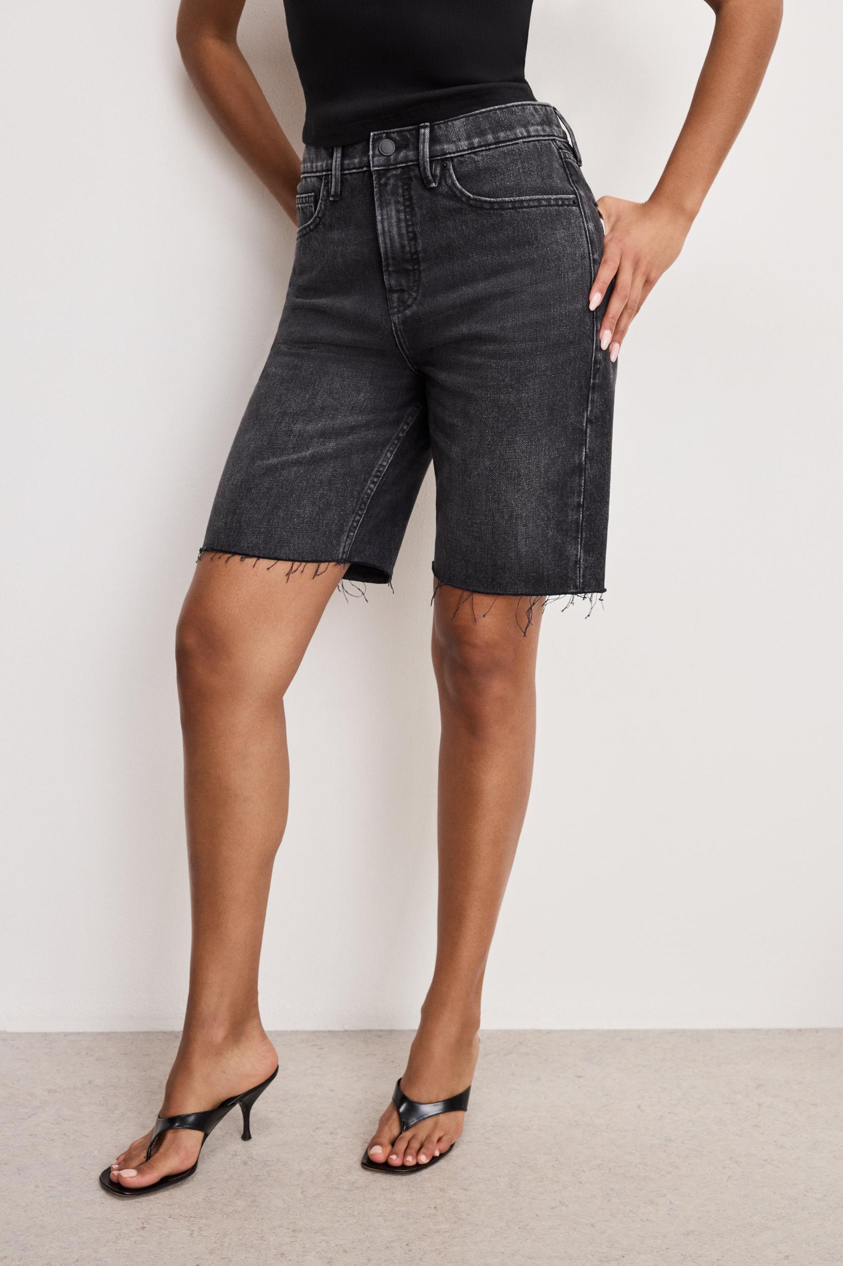 GOOD STANDARD BERMUDA SHORTS | BLACK381 Product Image
