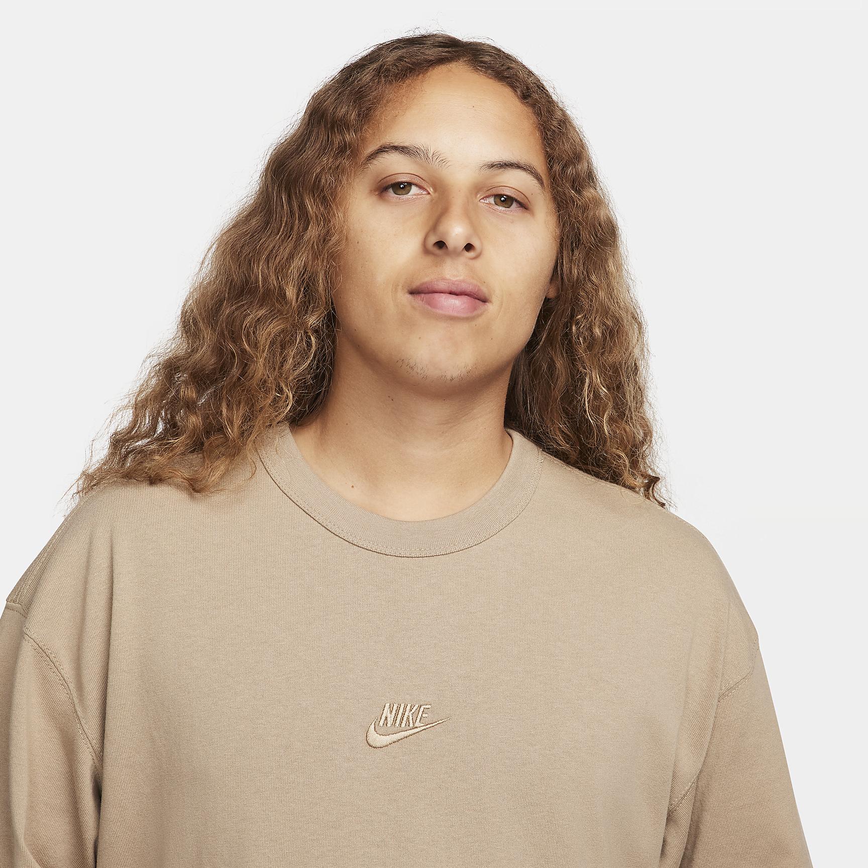 Nike Sportswear Premium Essentials Men's T-Shirt Product Image