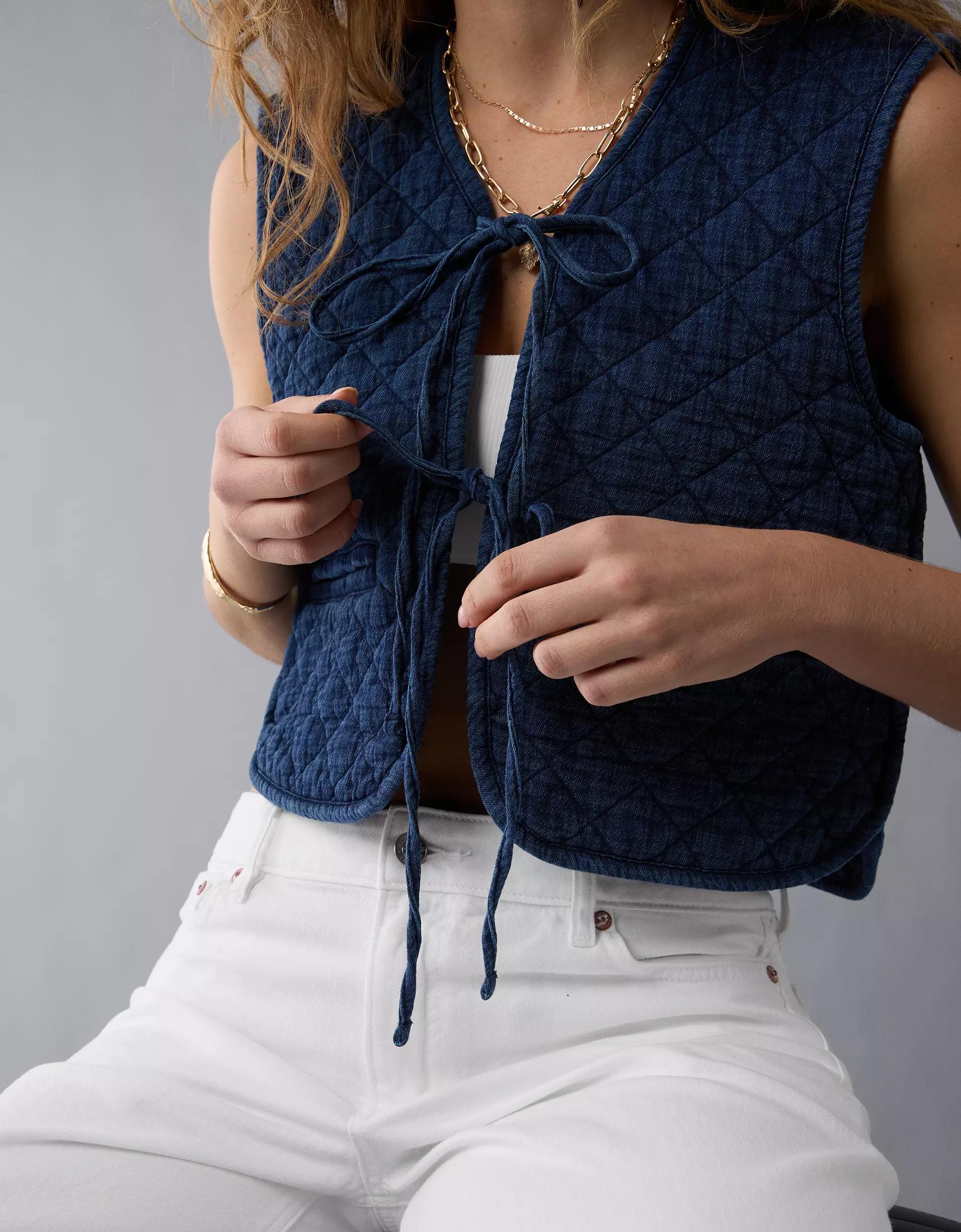 AE Tie Front Quilted Vest Product Image