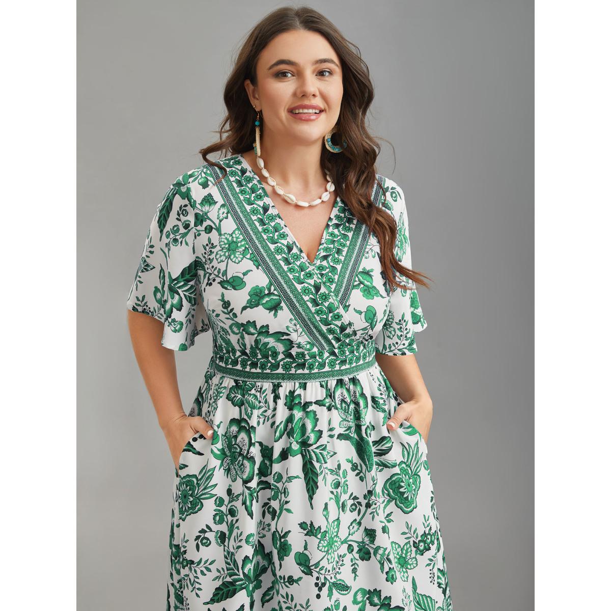 Plus Size Floral Print Wrap-Neck Pocket Midi Dress Emerald Women Resort Non Overlap Collar Short sleeve Curvy BloomChic 28/5X Product Image
