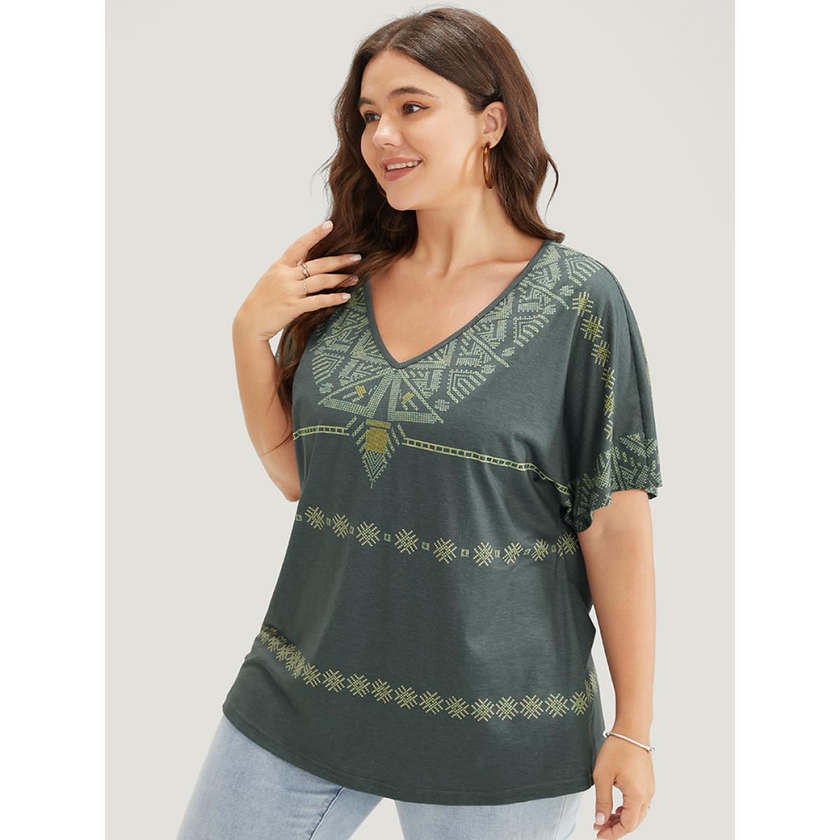 Plus Size Geometric Print Dolman Sleeve V Neck T-shirt ArmyGreen Women Casual Geometric V-neck Dailywear T-shirts BloomChic 26/4X Product Image
