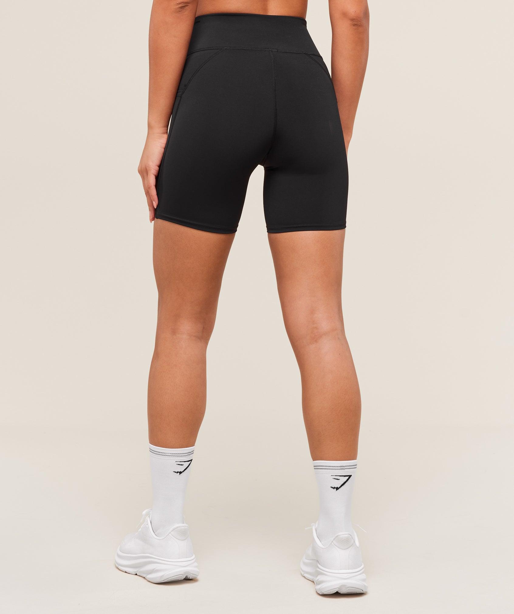 Gymshark Running Pocket 6" Shorts - Black Female Product Image