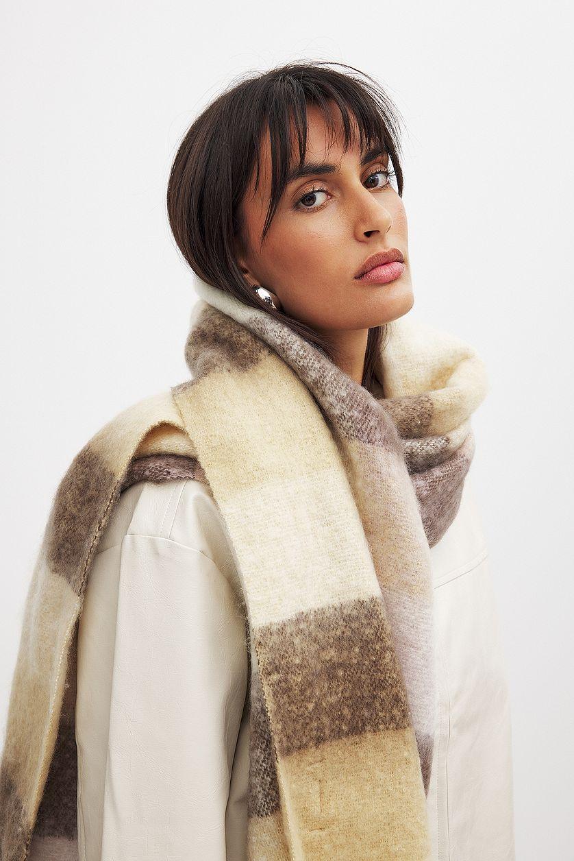 Checkered Scarf Product Image