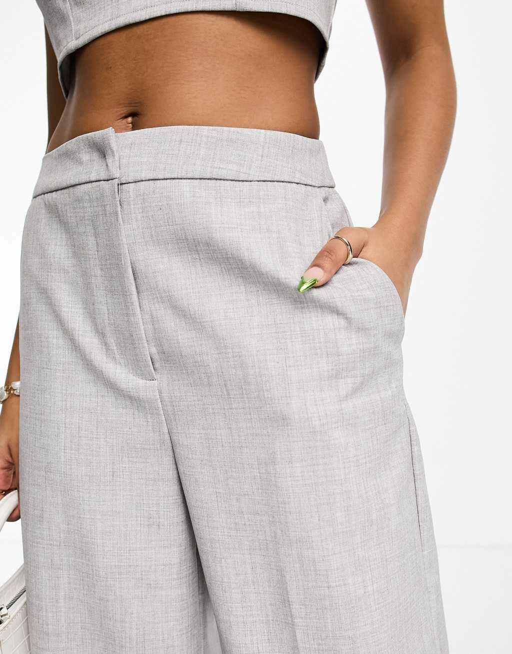 Pieces tailored pants in gray - part of a set Product Image