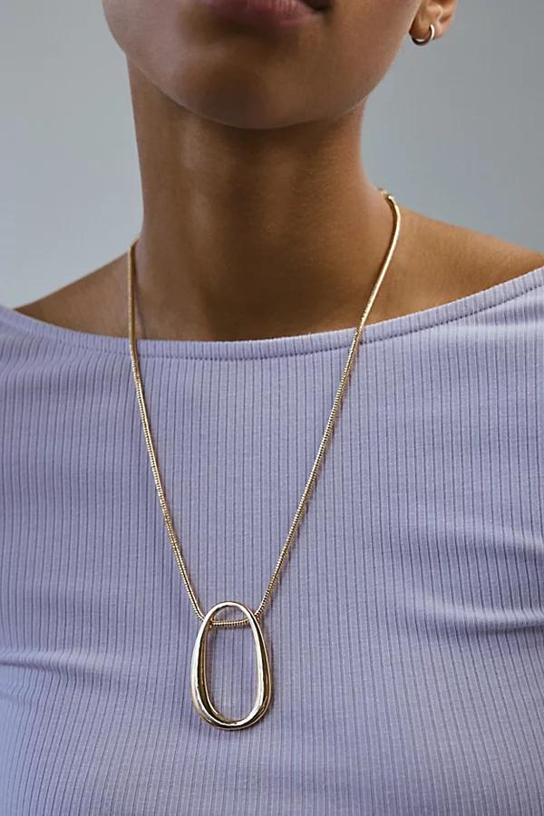 Suki Oblong Pendant Chain Necklace Womens at Urban Outfitters Product Image