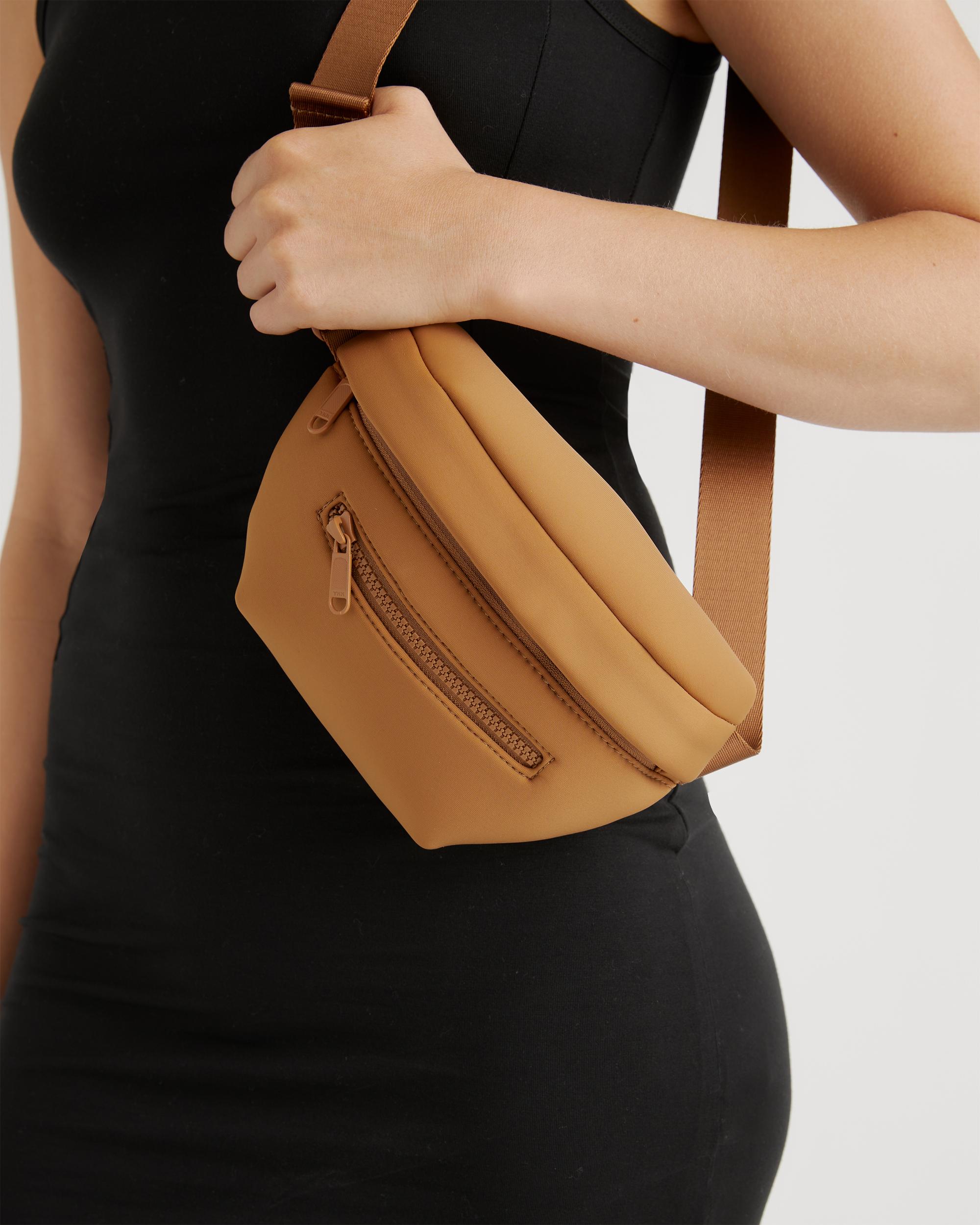 Quince | Women's All-Day Neoprene Belt Bag Product Image