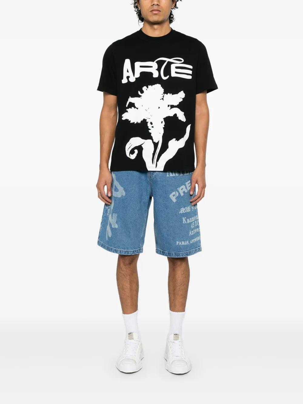 Big Flower T-shirt Product Image