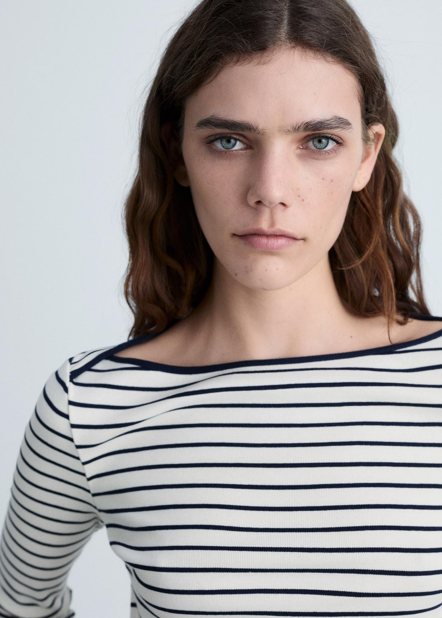 Striped boat-neck t-shirt - Women | MANGO USA Product Image