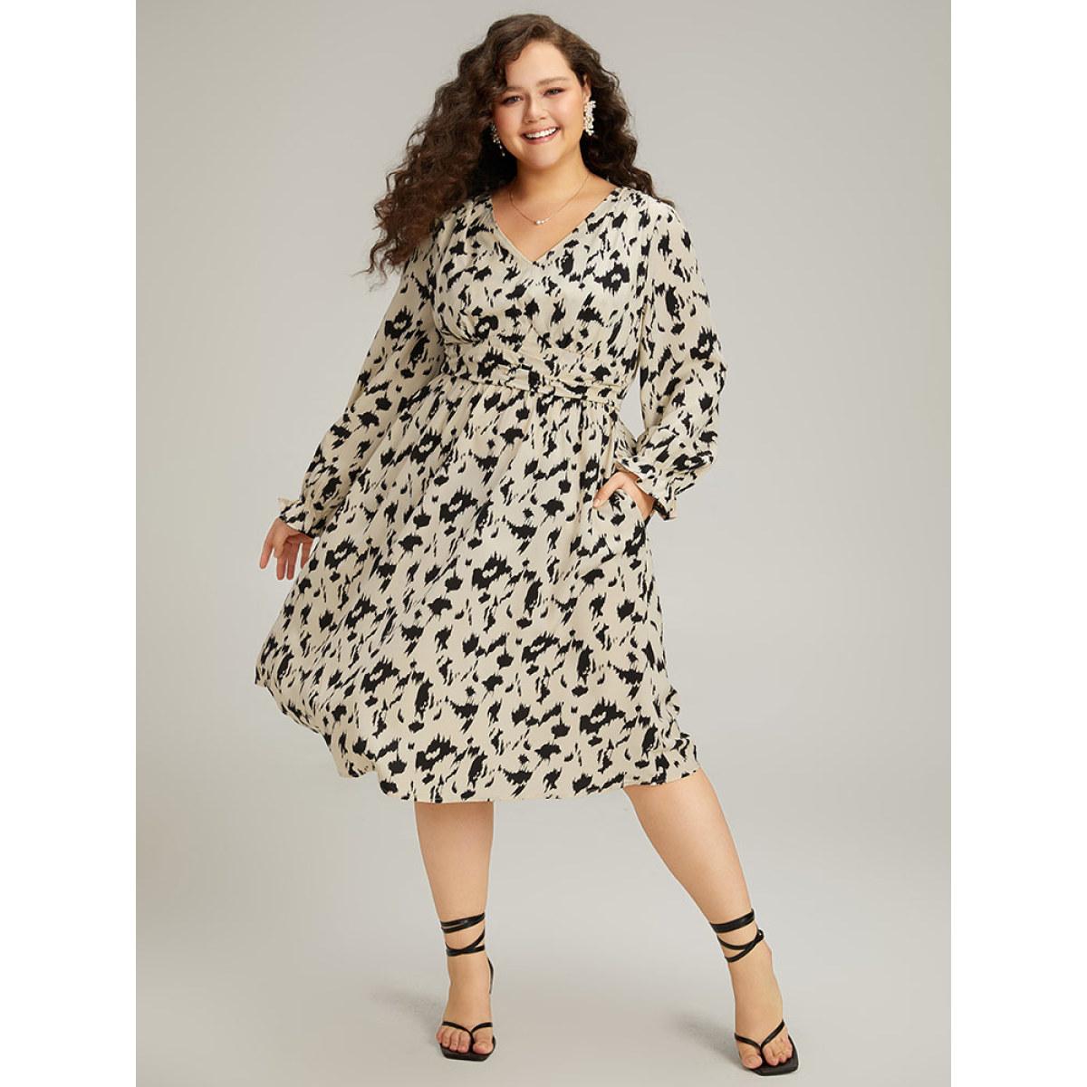 Plus Size Geometric Contrast Belted Elastic Cuffs Dress Apricot Women Elegant Elastic cuffs V-neck Long Sleeve Curvy Midi Dress BloomChic 26/4X Product Image