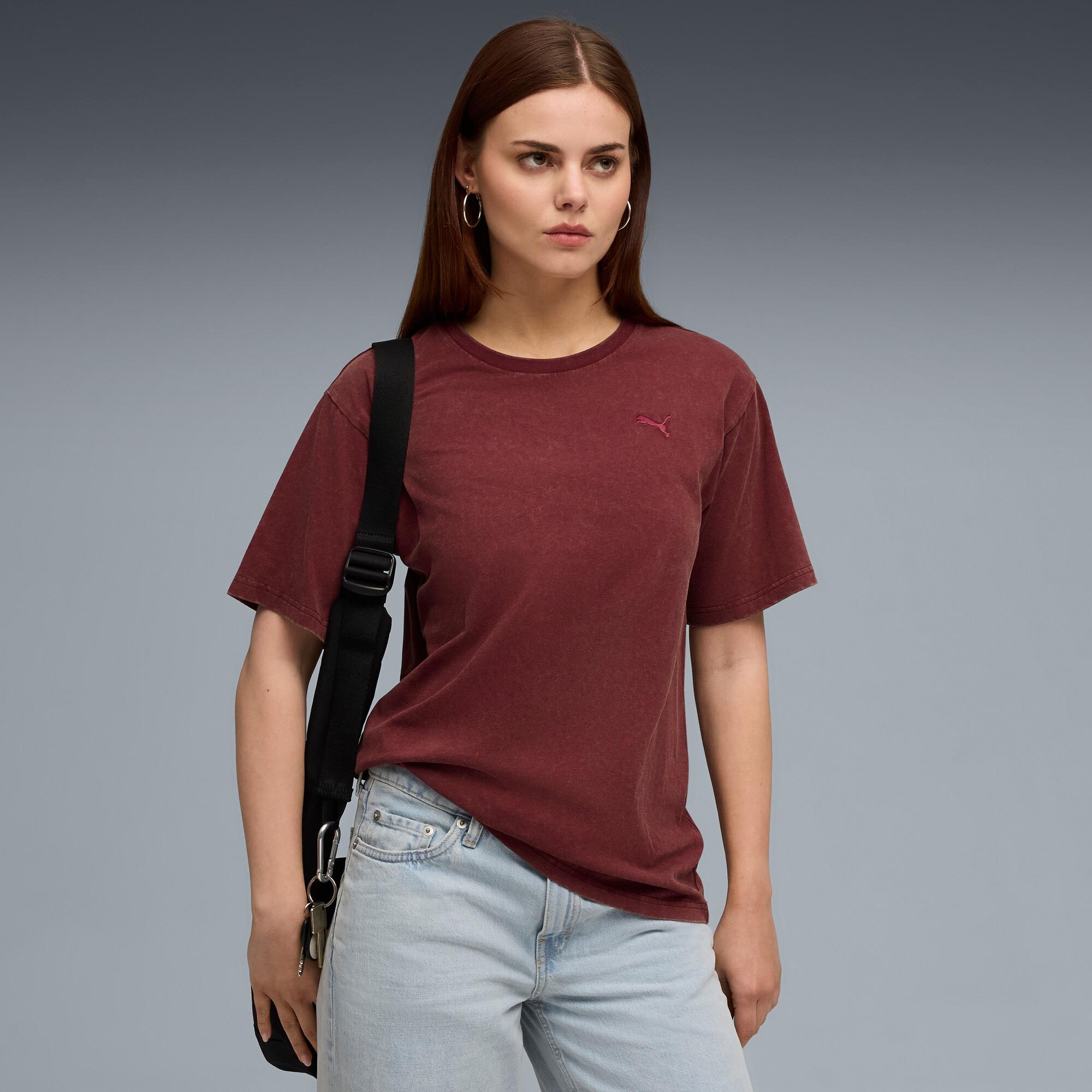 ESS ELEVATED Wash Tee Women Product Image