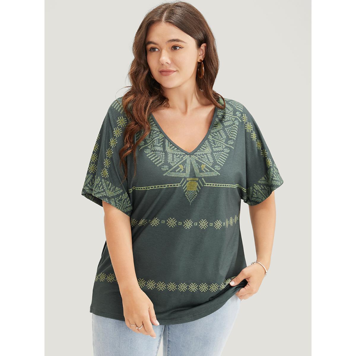 Plus Size Geometric Print Dolman Sleeve V Neck T-shirt ArmyGreen Women Casual Geometric V-neck Dailywear T-shirts BloomChic 26/4X Product Image