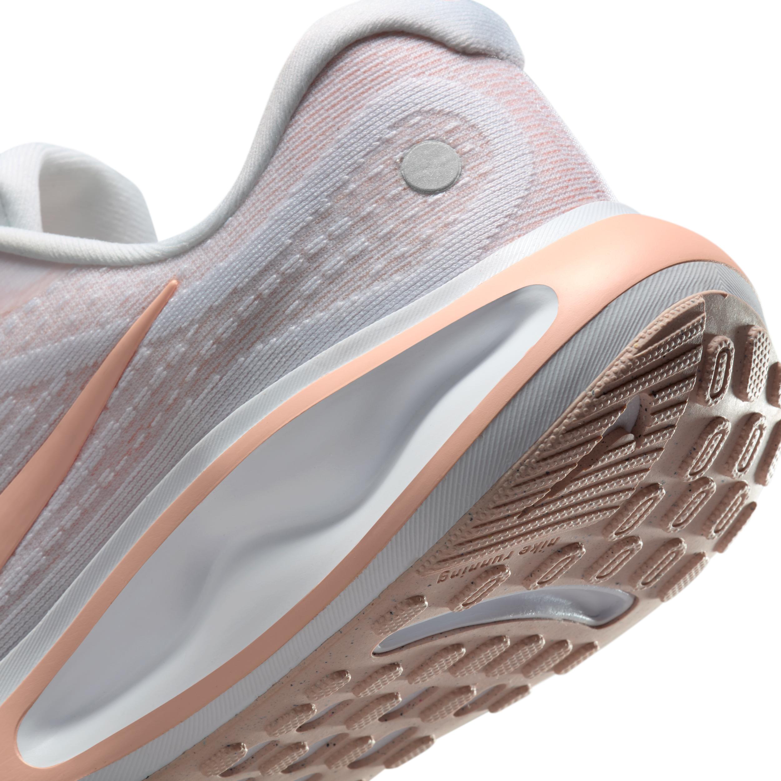 Nike Women's Journey Run Road Running Shoes Product Image