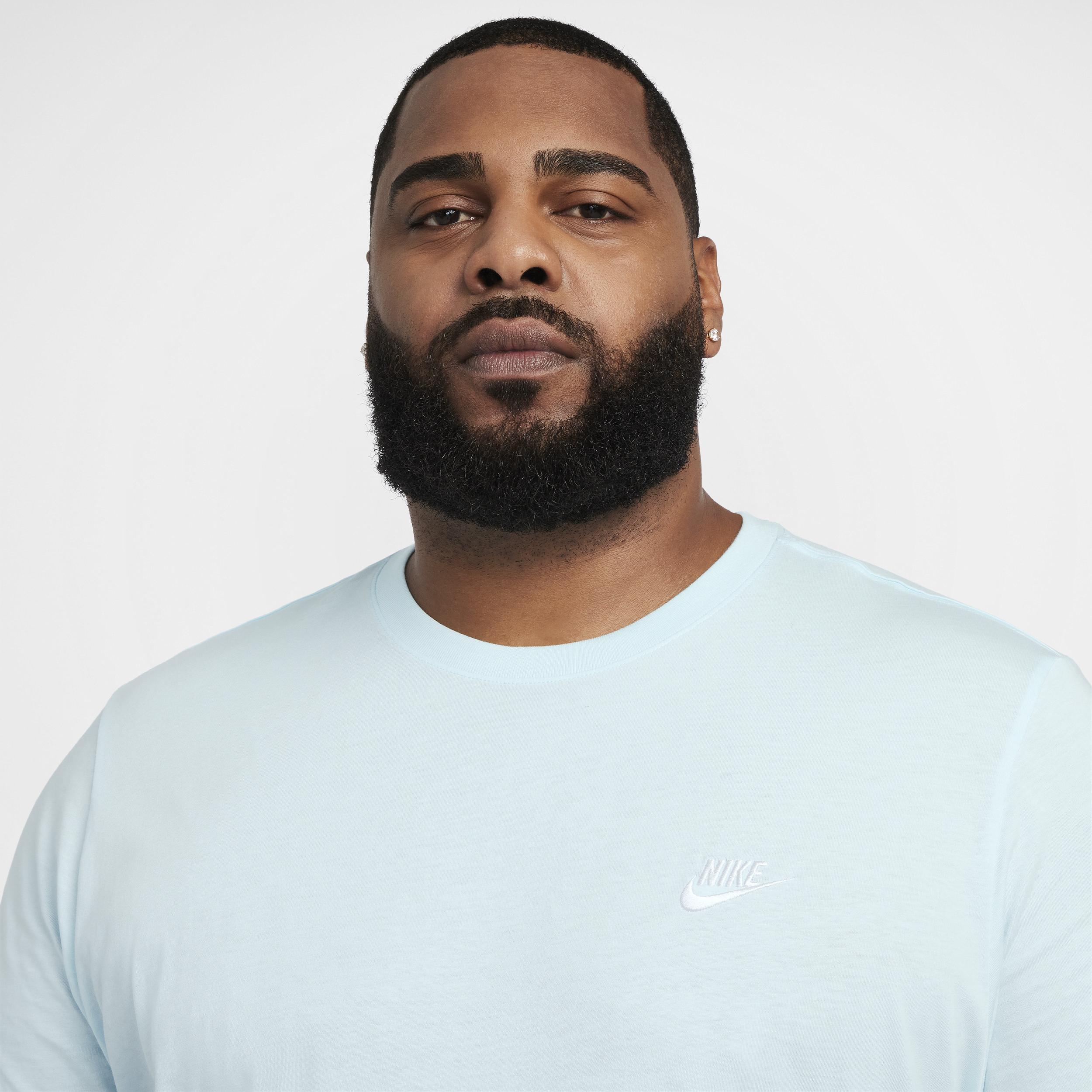 Nike Sportswear Club Men's T-Shirt Product Image