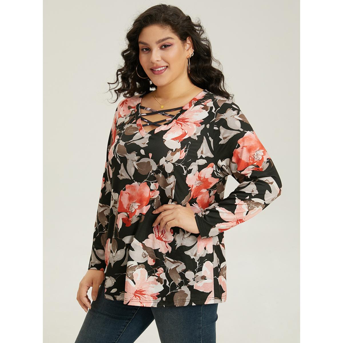 Plus Size Floral Print Crisscross V Neck T-shirt Black Women Casual Printed Floral V-neck Dailywear T-shirts BloomChic 10/M Product Image