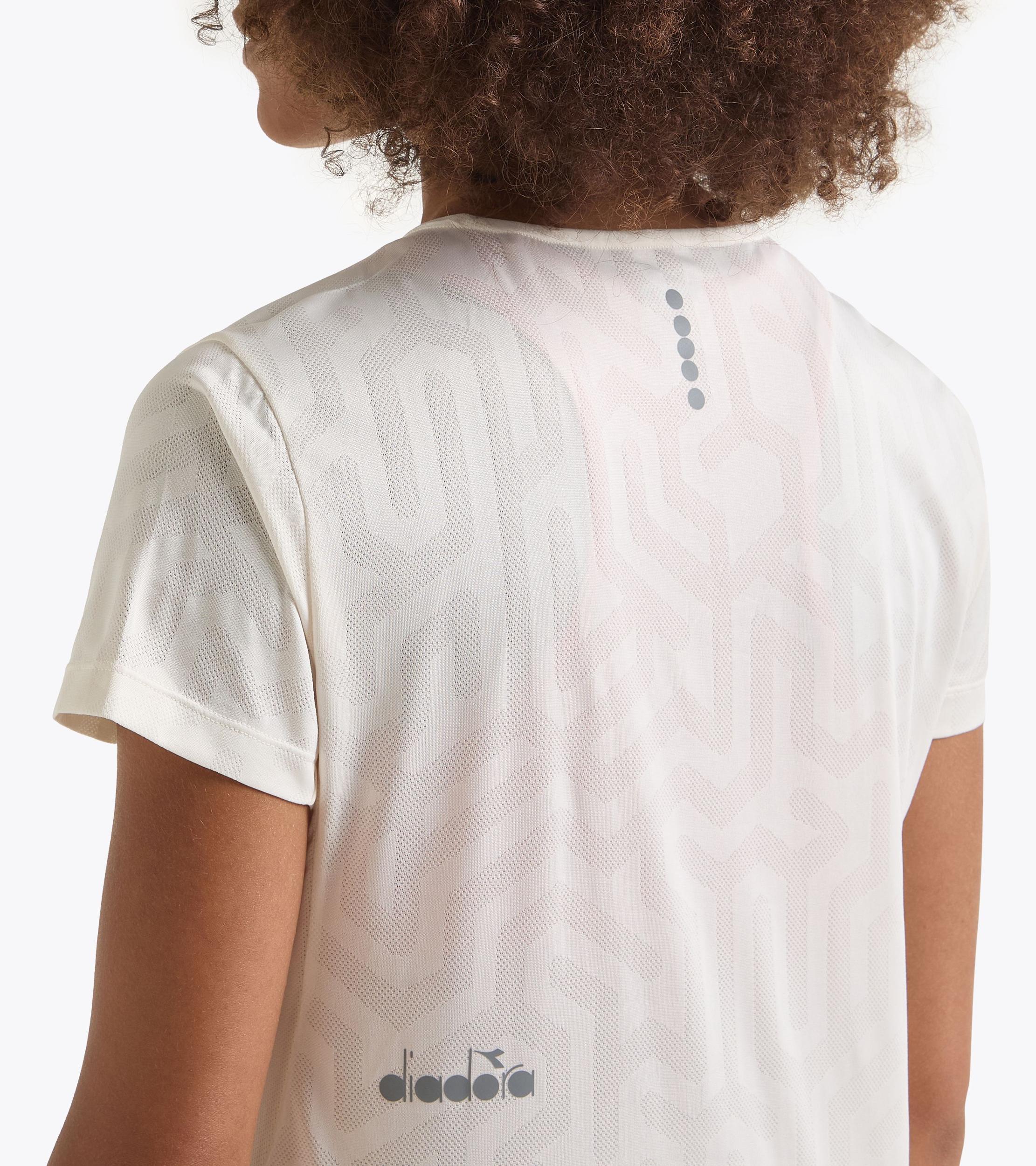 L. SUPER LIGHT SS T-SHIRT Product Image