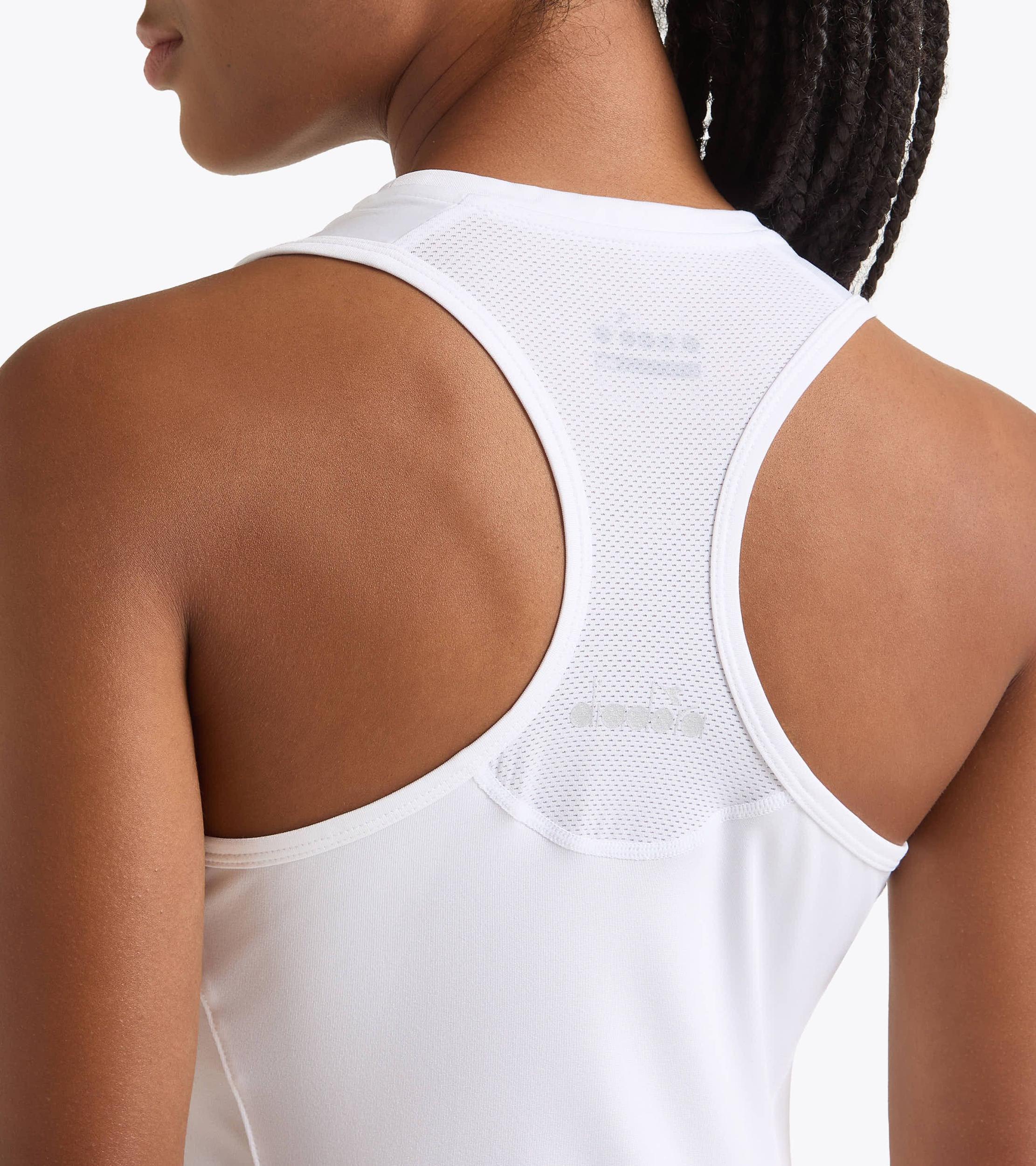 L. DRESS COURT Product Image