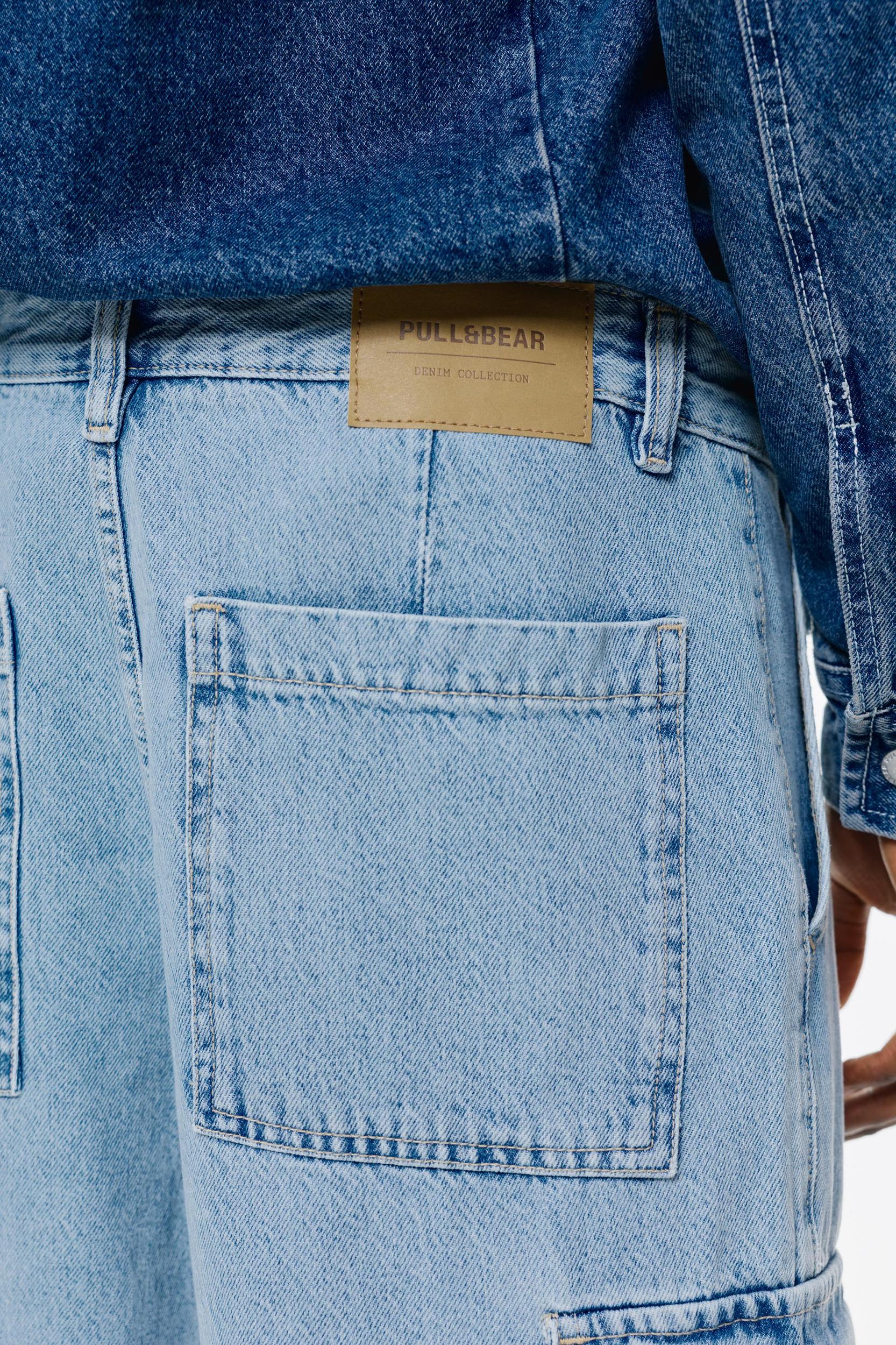 Baggy cargo jeans Product Image