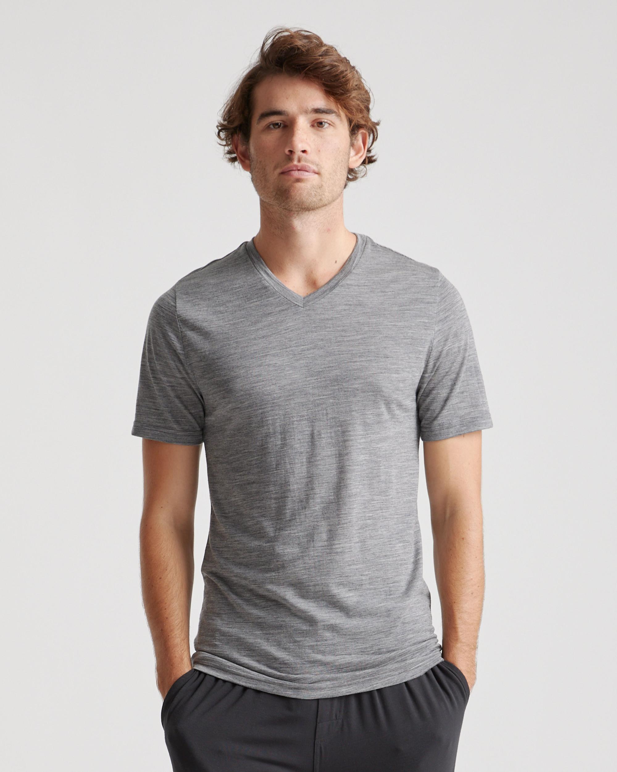 Quince | Men's 100% Merino Wool All-Season V-Neck Base Layer T-Shirt Size XL, Merino/Cotton Product Image