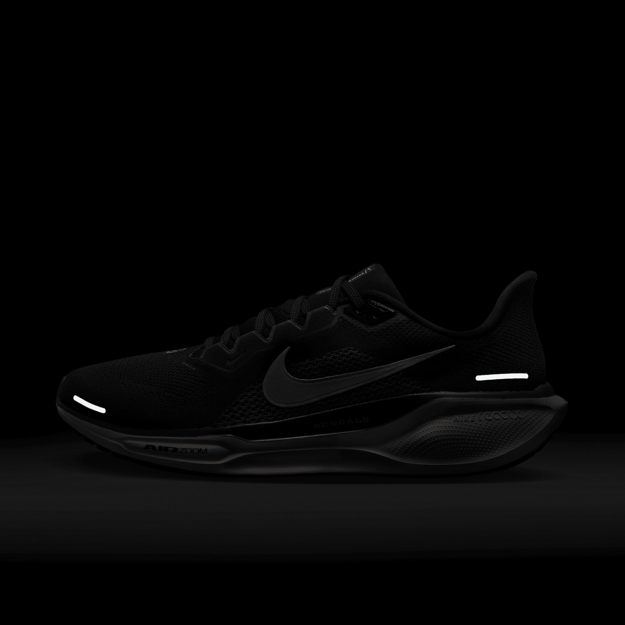 Nike Women's Air Pegasus 2005 Shoes Product Image