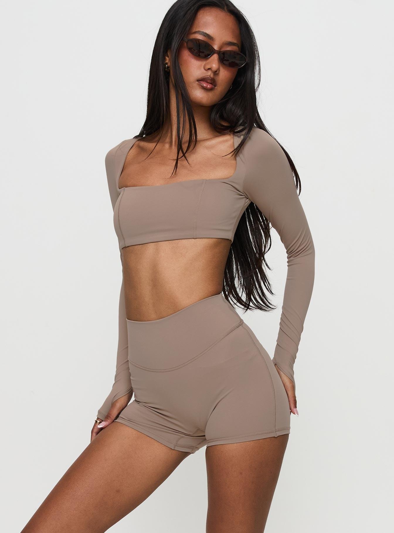 Touchdown Active Contour Short Taupe Product Image