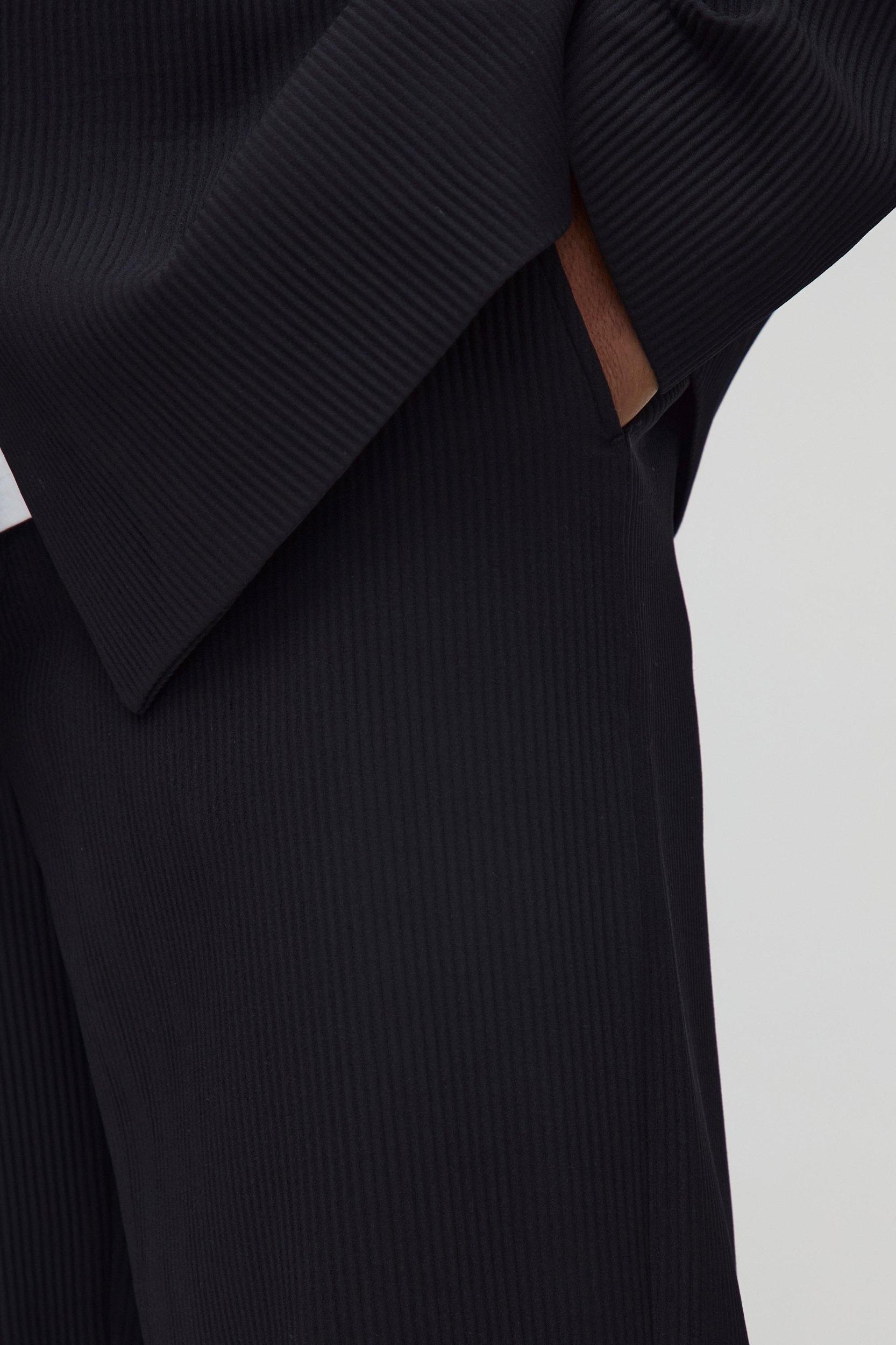 Wide Leg Pleated Fixed Waist Pants | boohooMAN USA Product Image