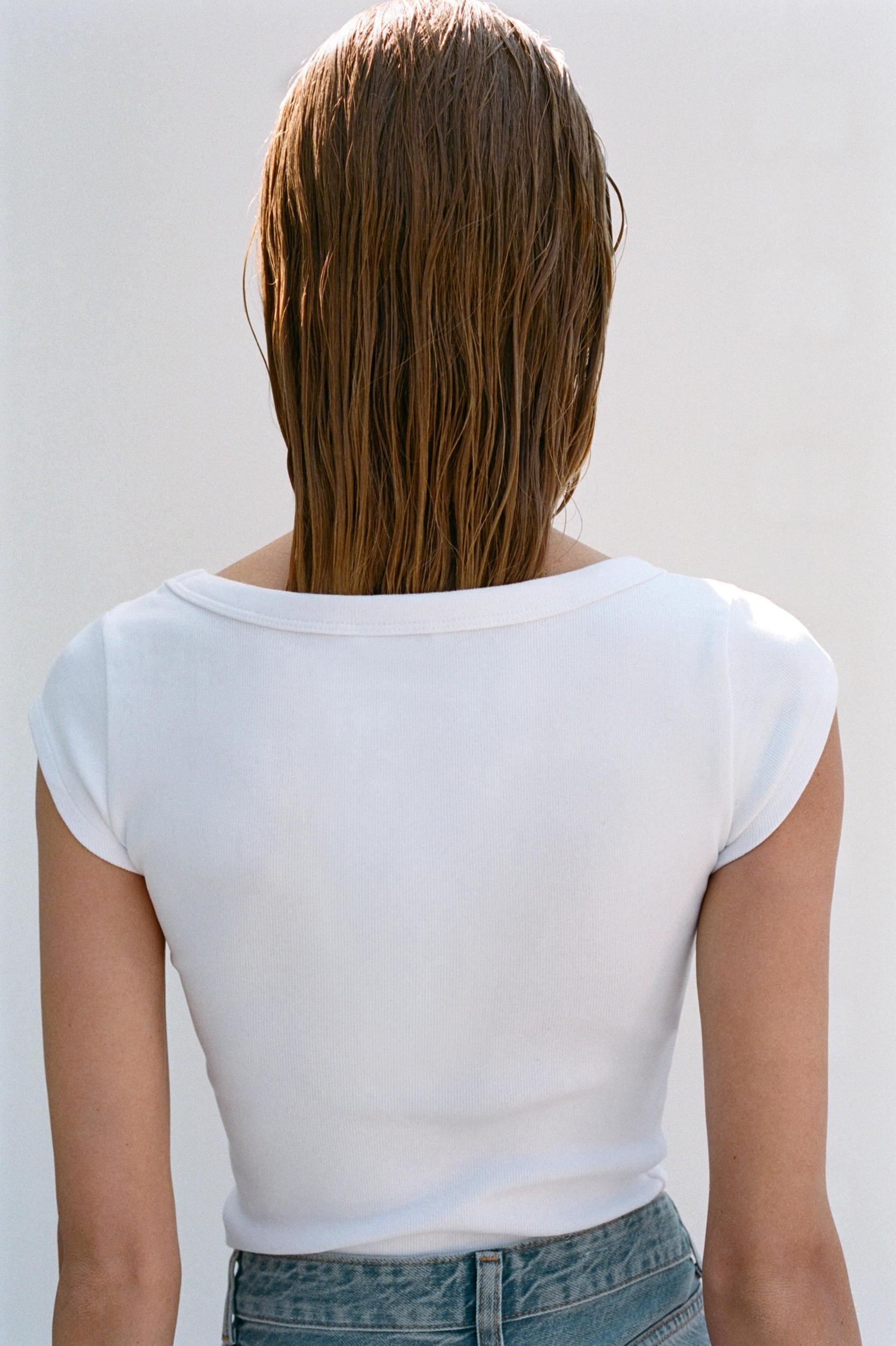 SCOOP NECK TOP Product Image