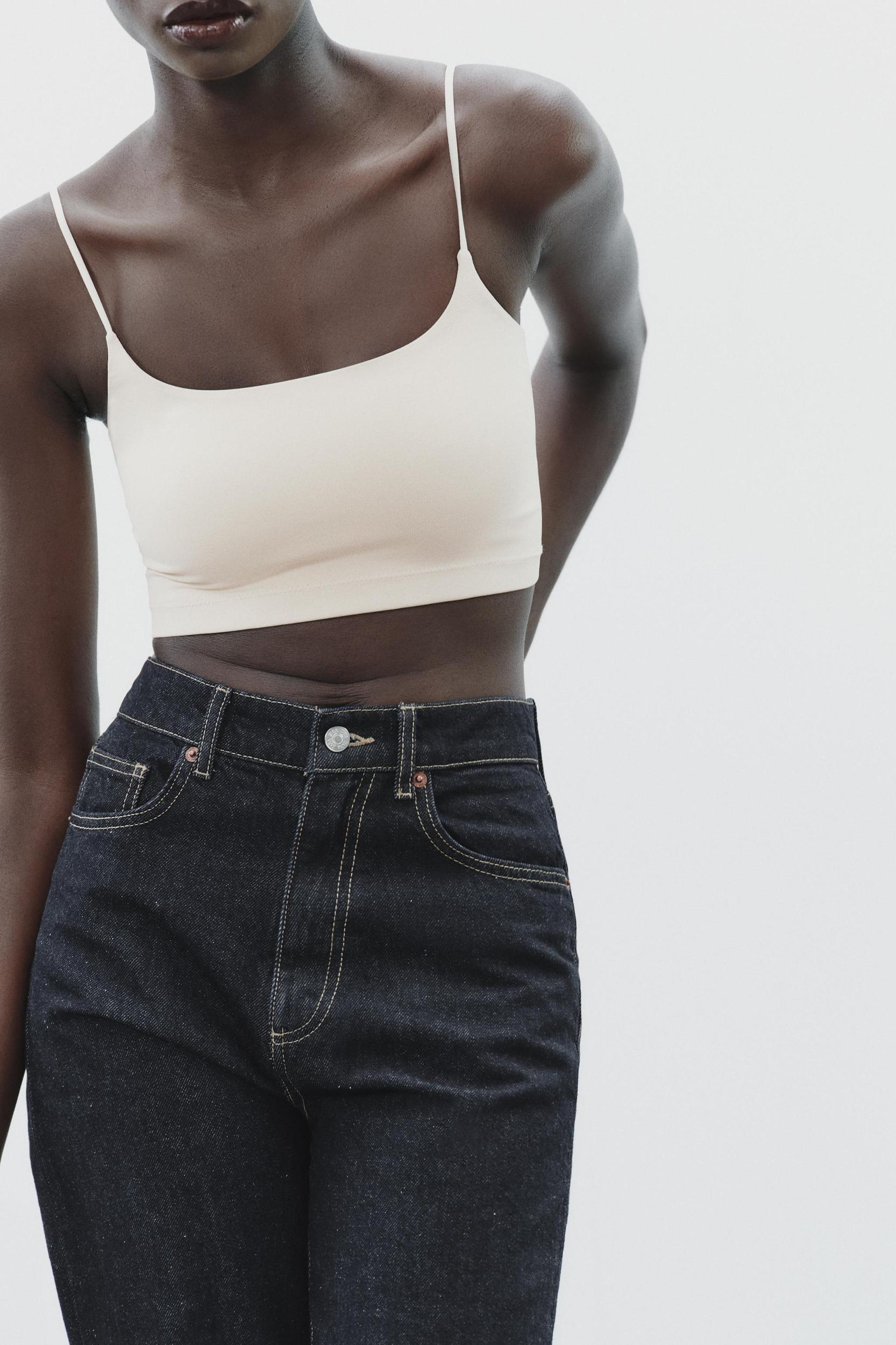 SEAMLESS CROP TOP Product Image