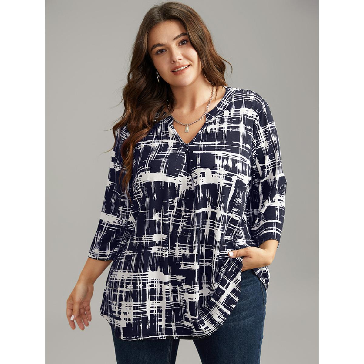 Plus Size Contrast Colorblock Notched Plicated T-shirt Midnight Women Elegant Contrast Colorblock Notched collar Dailywear T-shirts BloomChic 30/6X Product Image