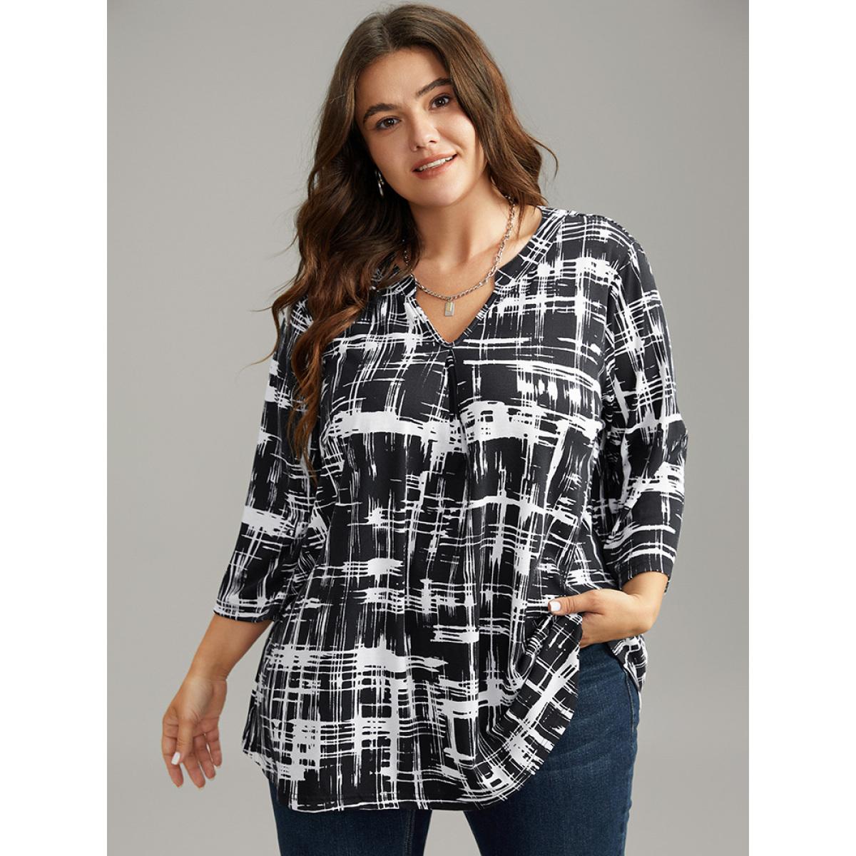 Plus Size Contrast Colorblock Notched Plicated T-shirt Black Women Elegant Contrast Colorblock Notched collar Dailywear T-shirts BloomChic 14-16/1X Product Image