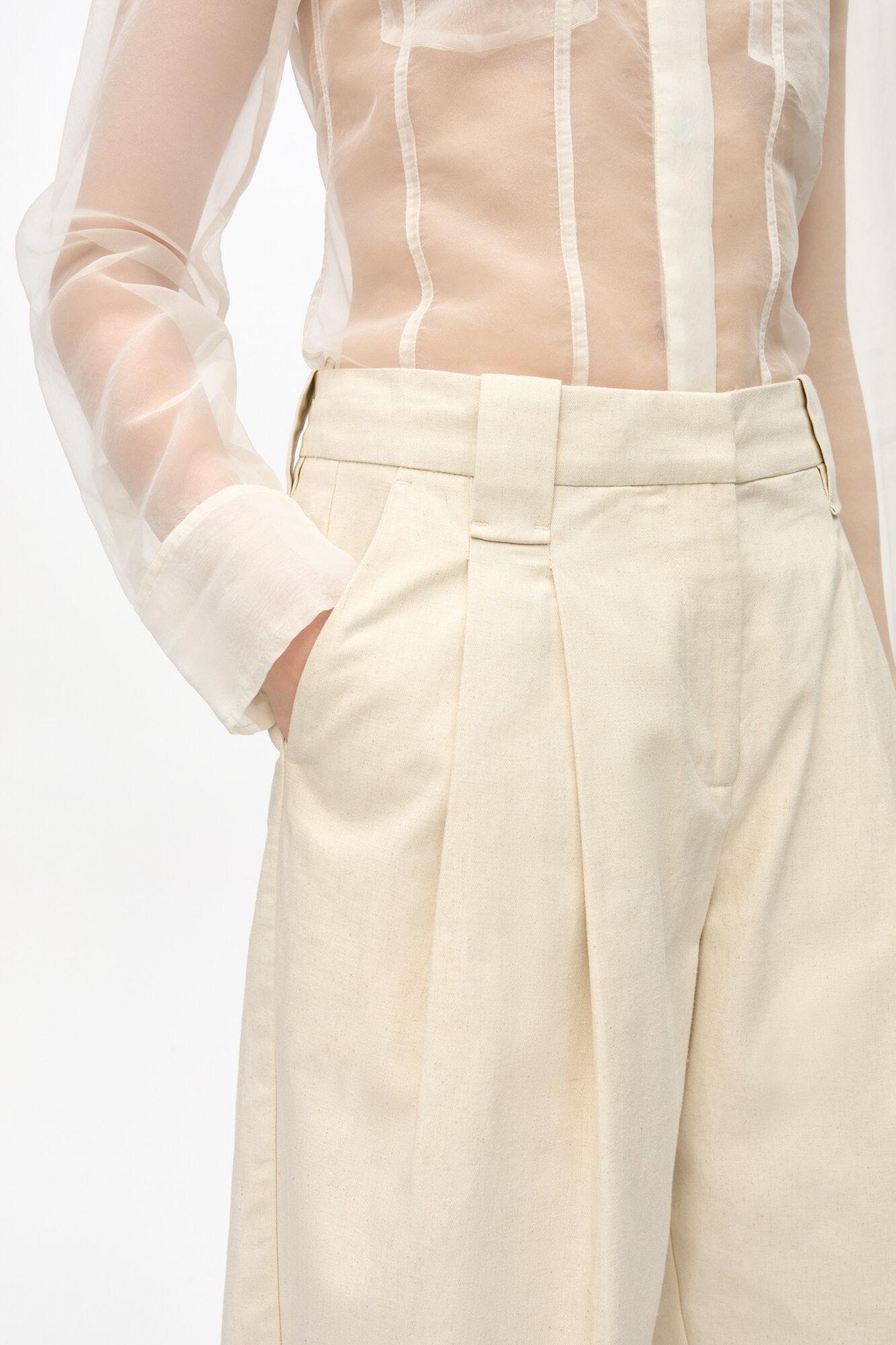 Ivory Cotton Melange Tailoring Wide Shorts Product Image