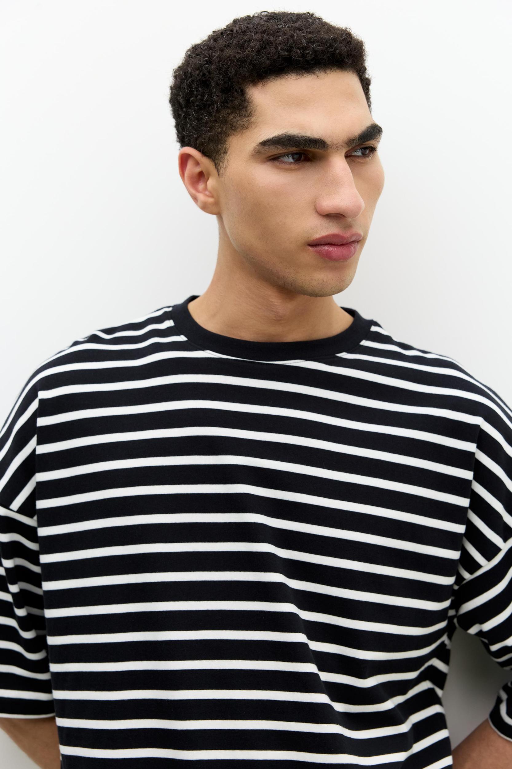 Extra loose striped T-shirt Product Image