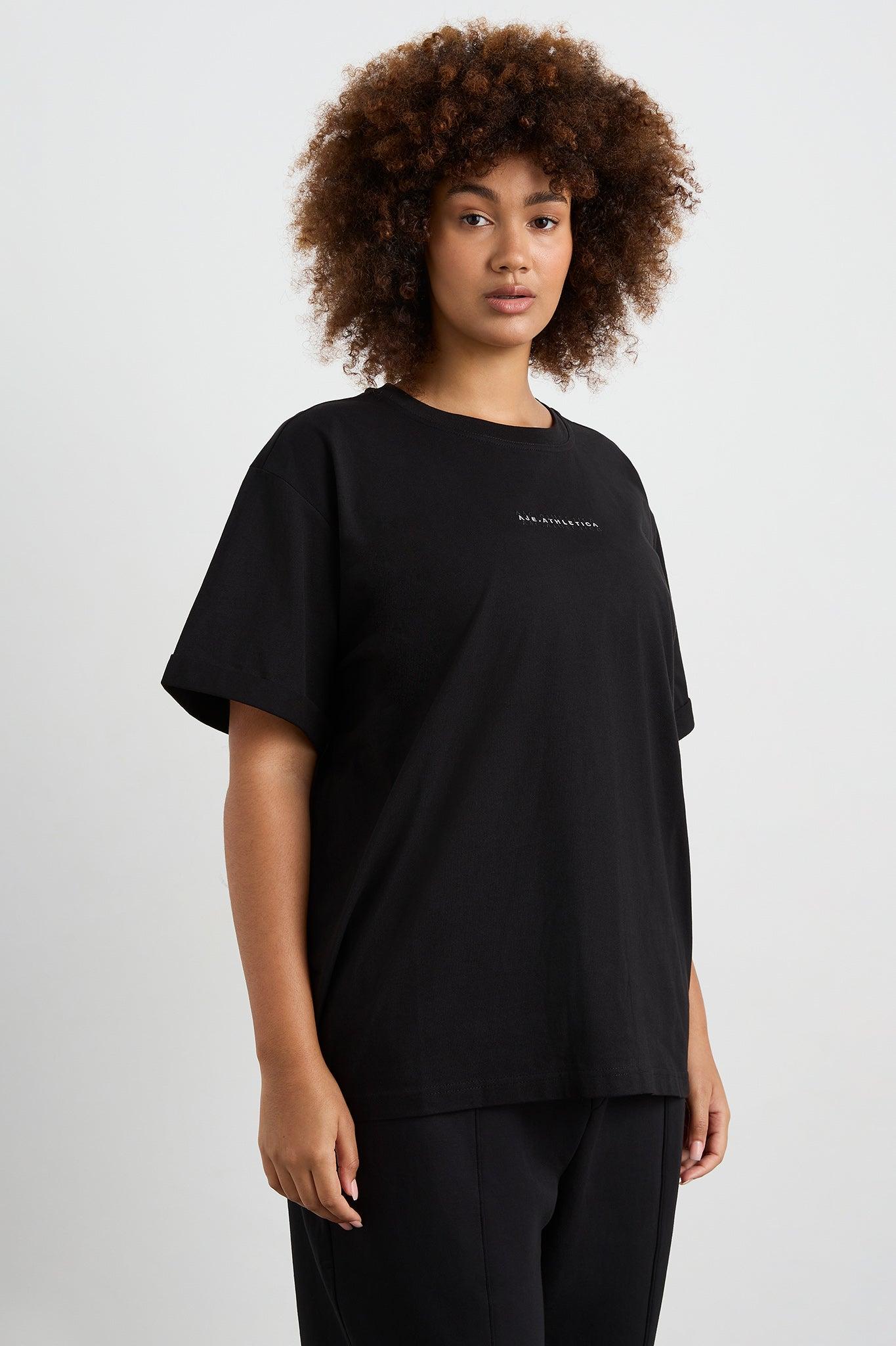 Boyfriend Tee 102 Product Image