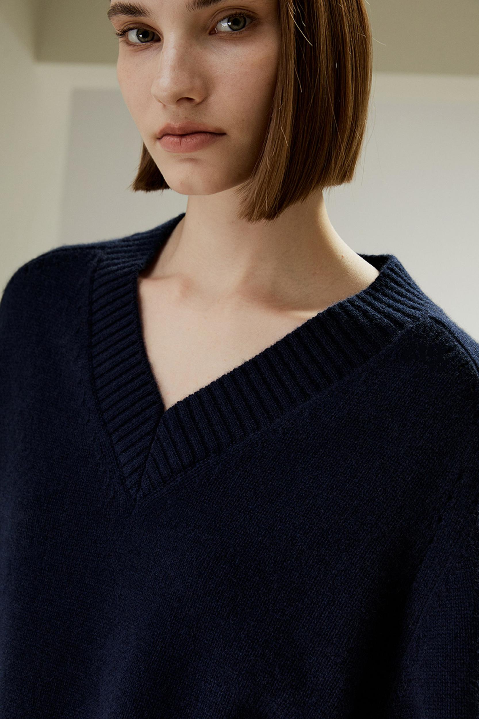 V-Neck Relaxed Fit Wool Cashmere Blend Sweater Product Image