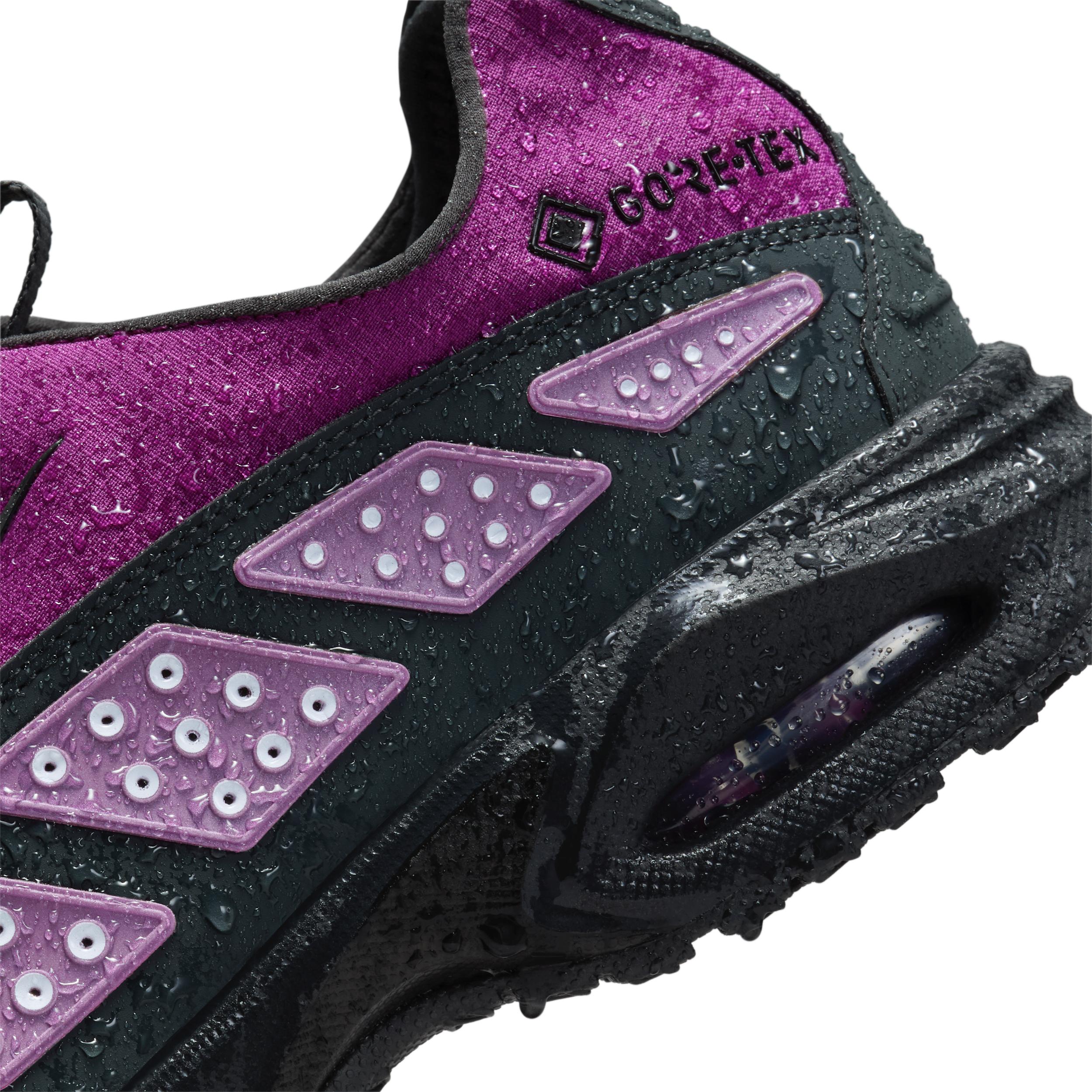 Nike Women's Air Max SNDR GORE-TEX Shoes Product Image