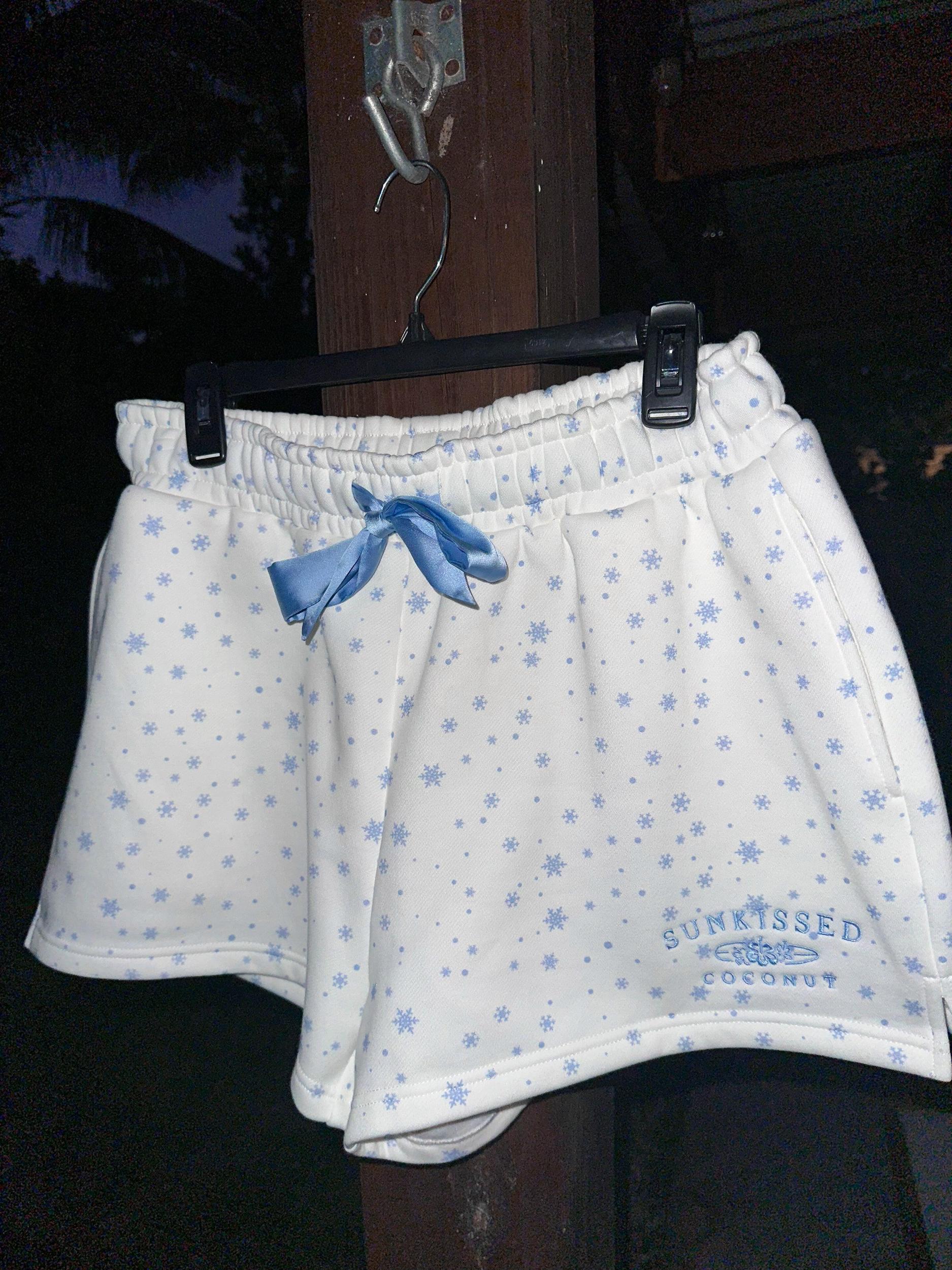 Snowflake Sunkissedcoconut Embroider Shorts Product Image