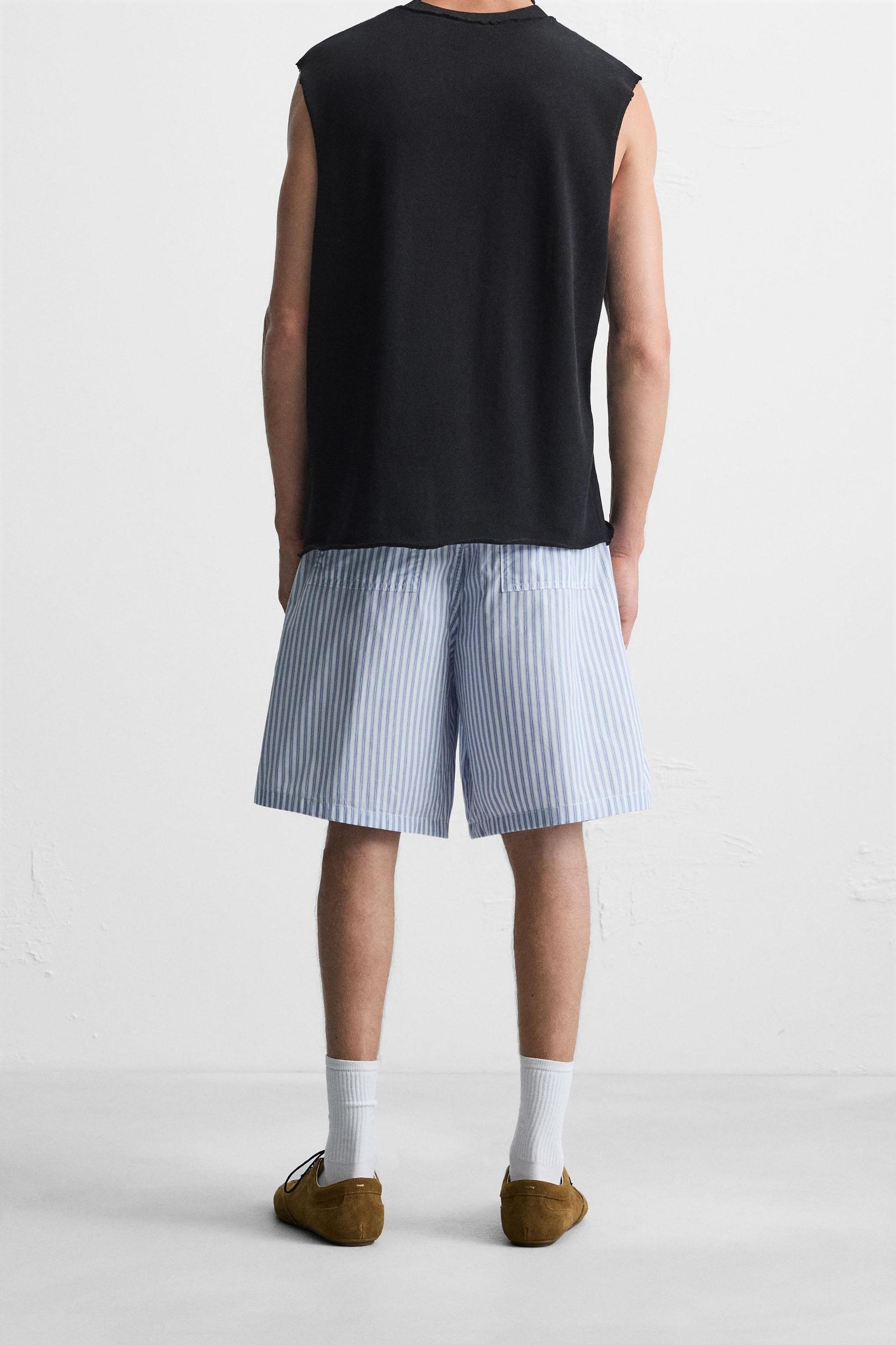 STRIPED RELAXED FIT SHORTS Product Image