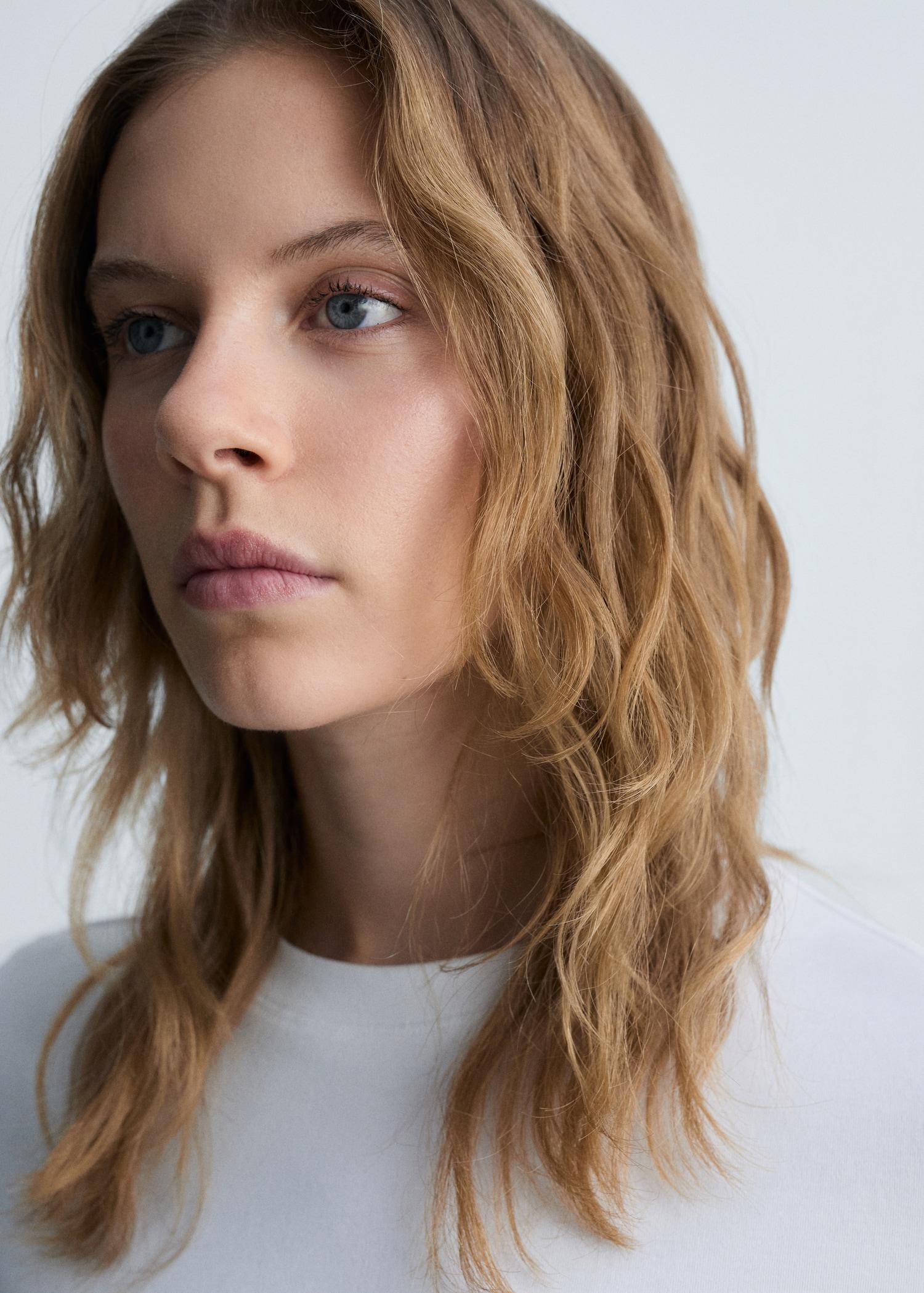 Short-sleeved cotton t-shirt - Women | MANGO USA Product Image