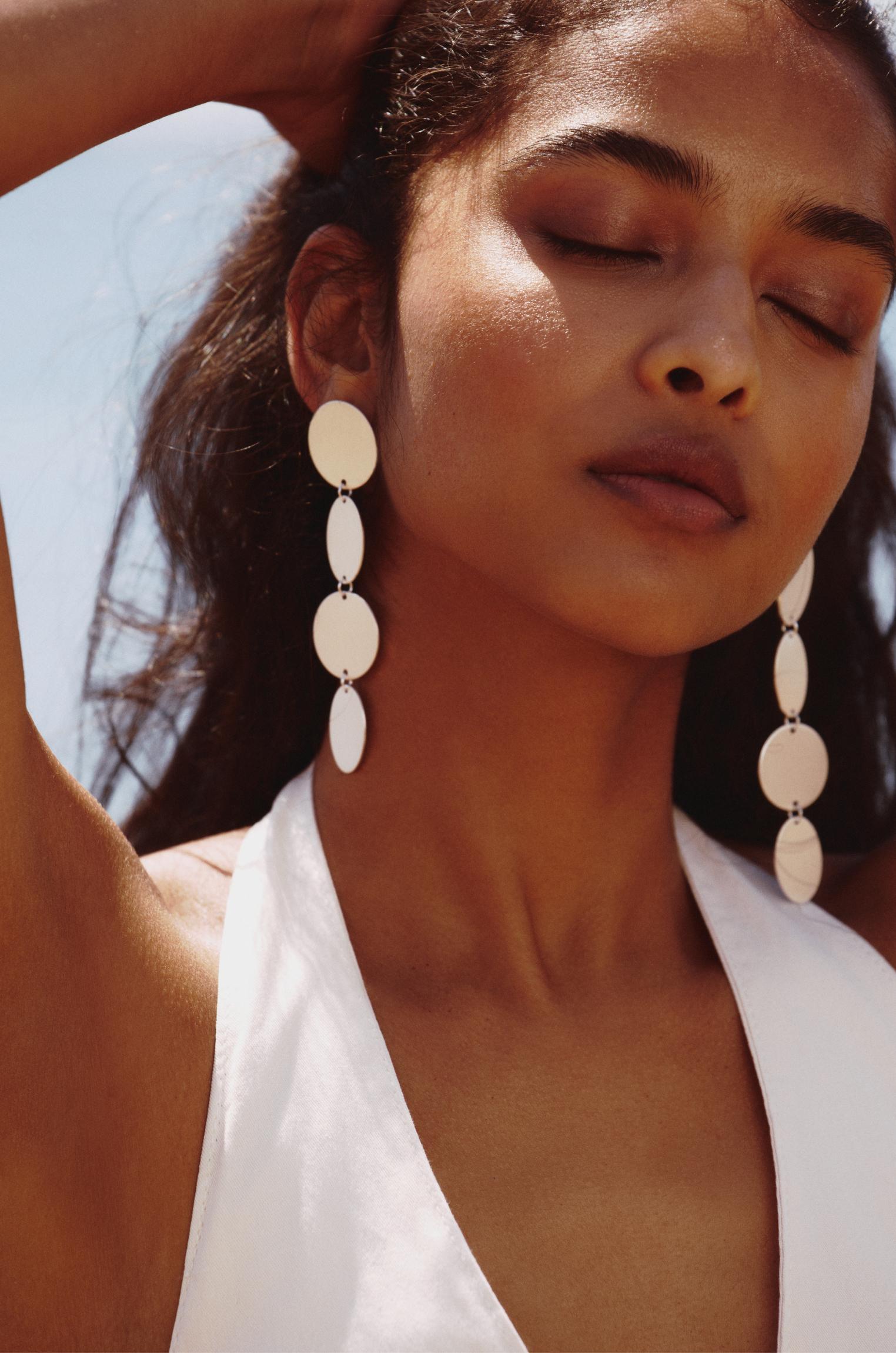 Long oval earrings Product Image