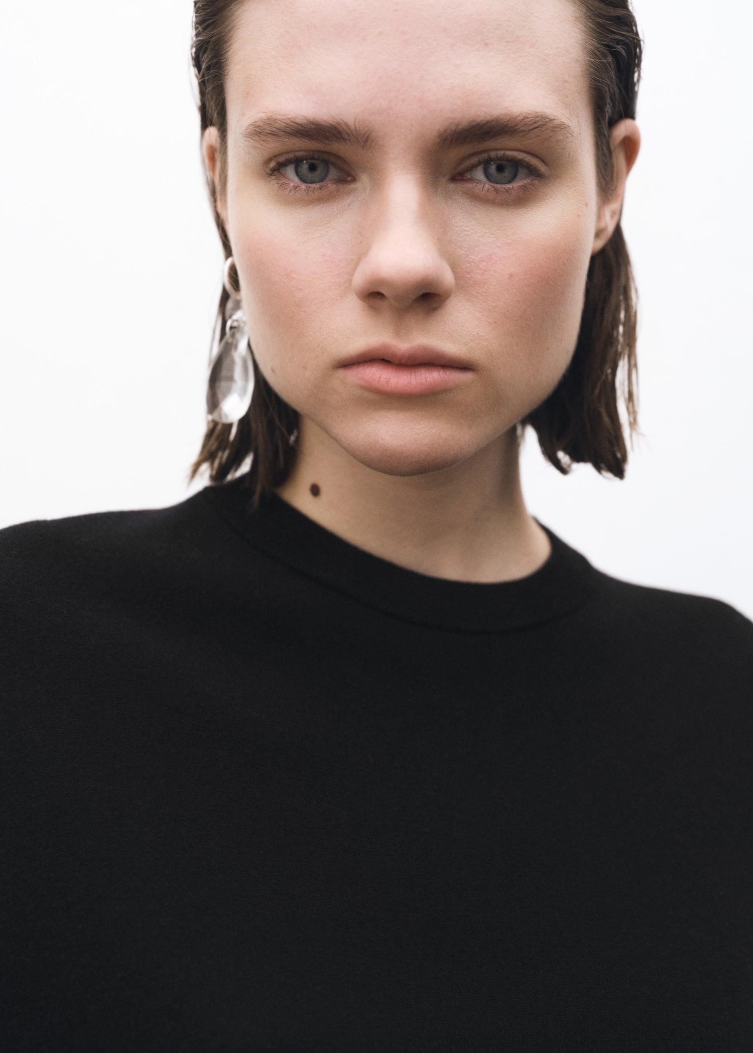 Wool-blend round-neck sweater - Women | MANGO USA Product Image